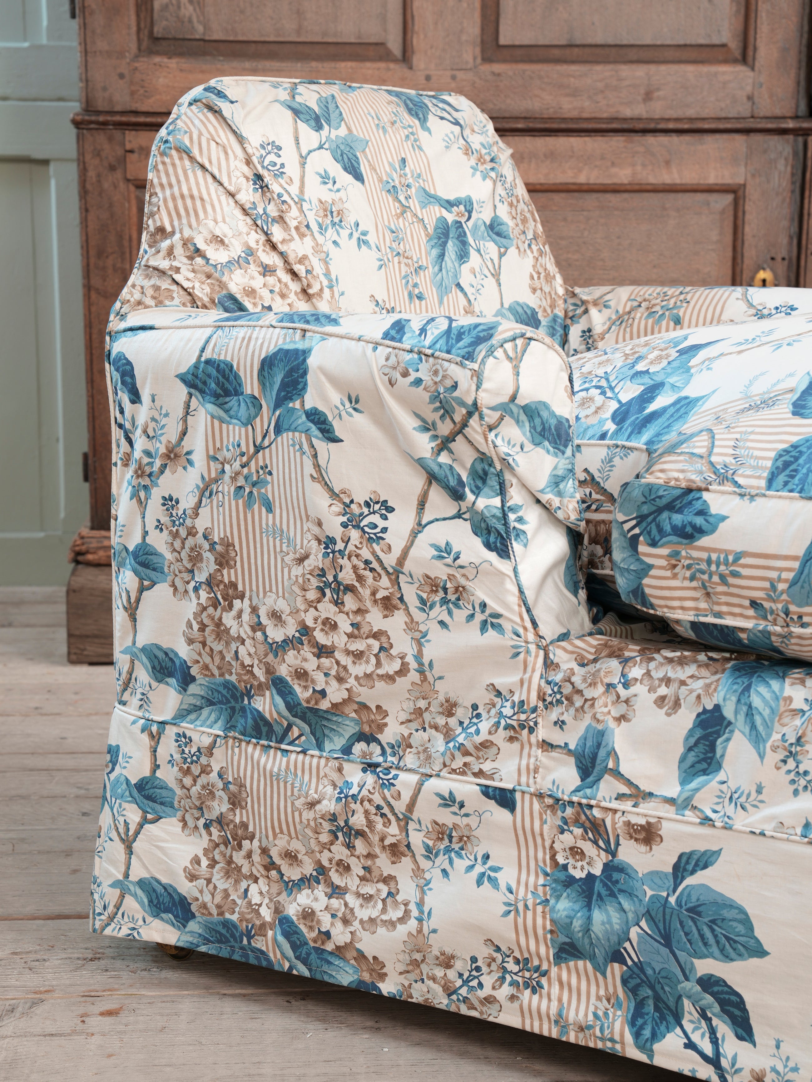 A Howard & Sons Day Bed