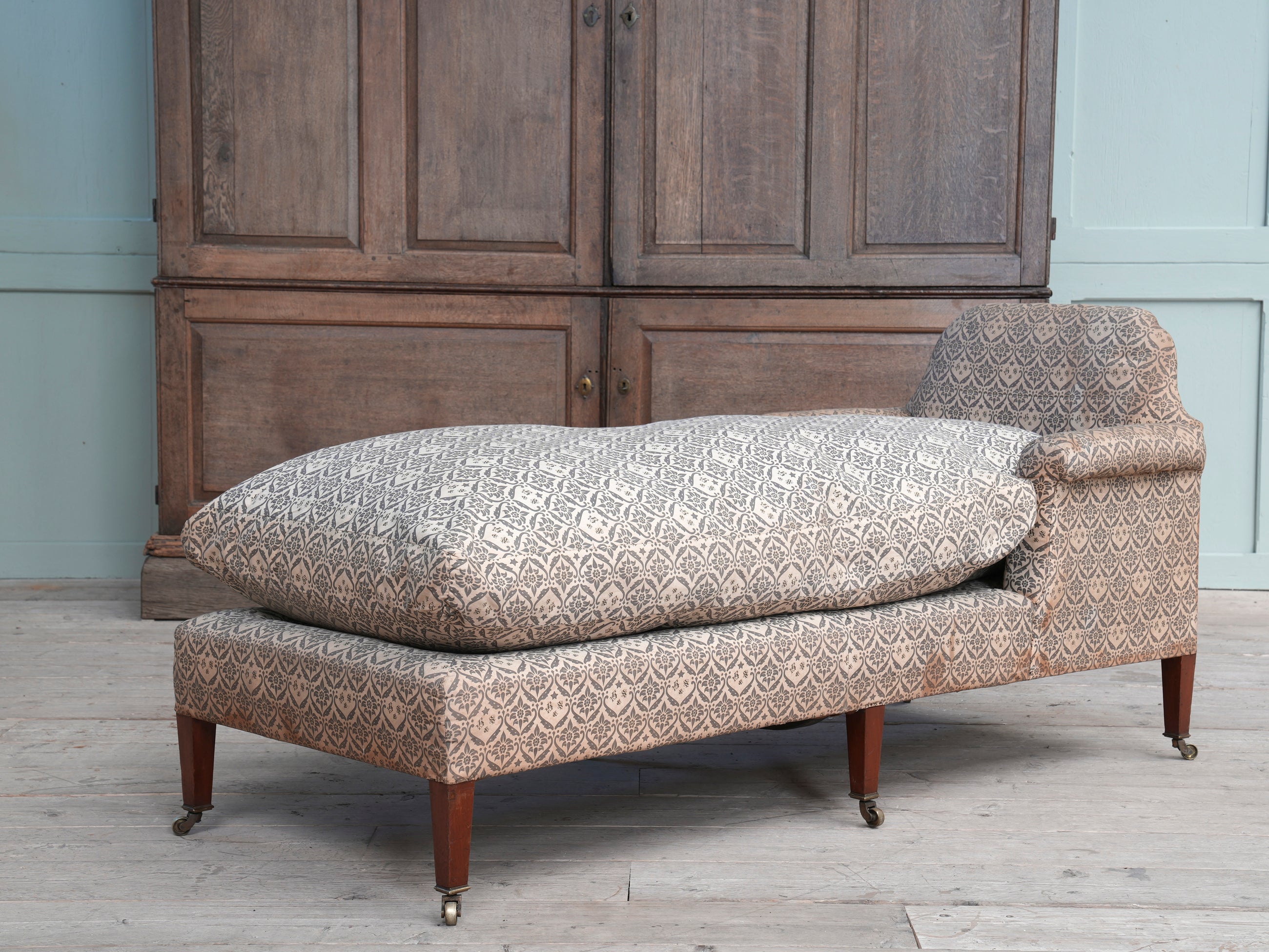 A Howard & Sons Day Bed