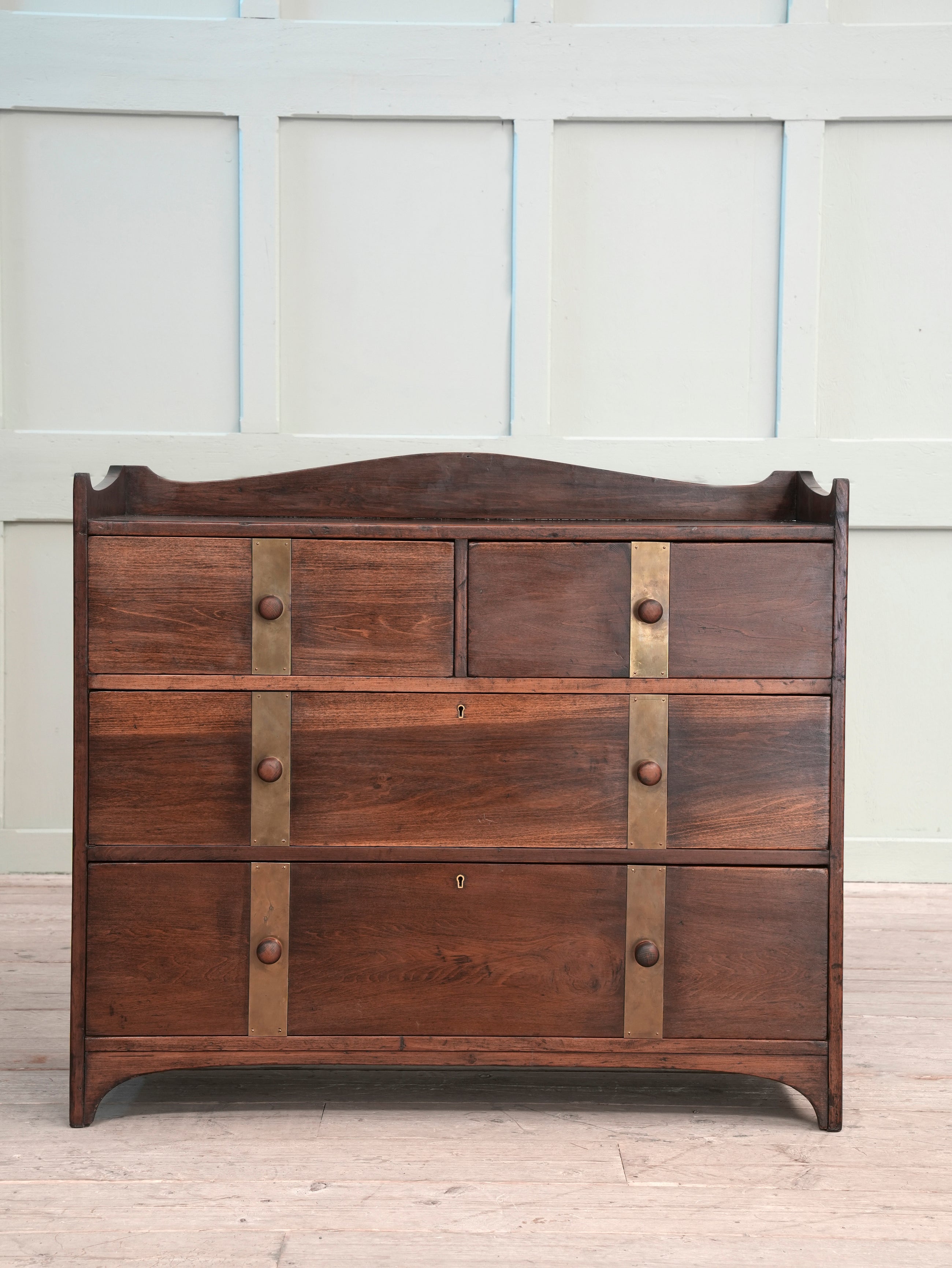 Early 20th Century English Chest of Drawers