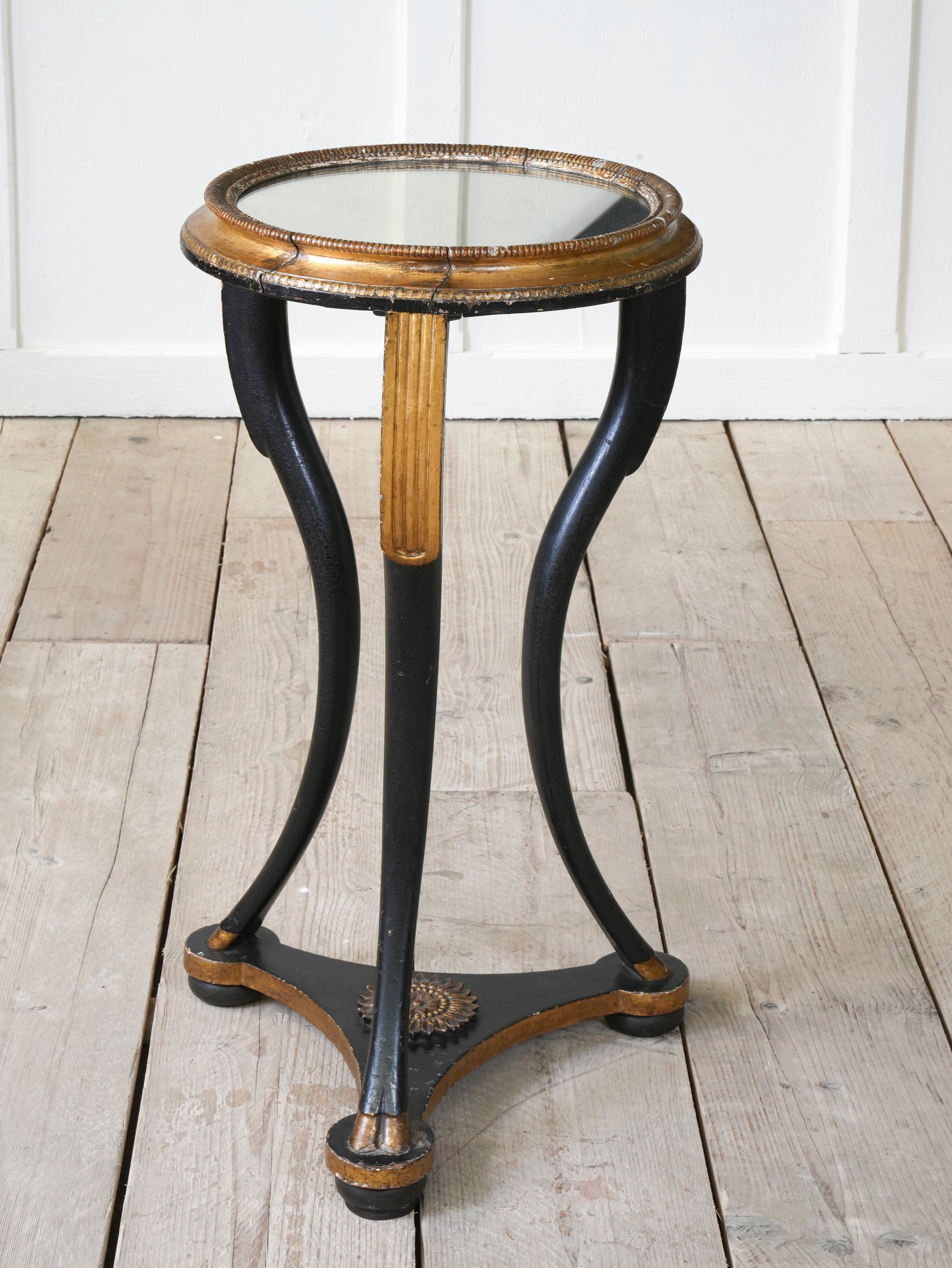 An Early 19th Century Gueridon