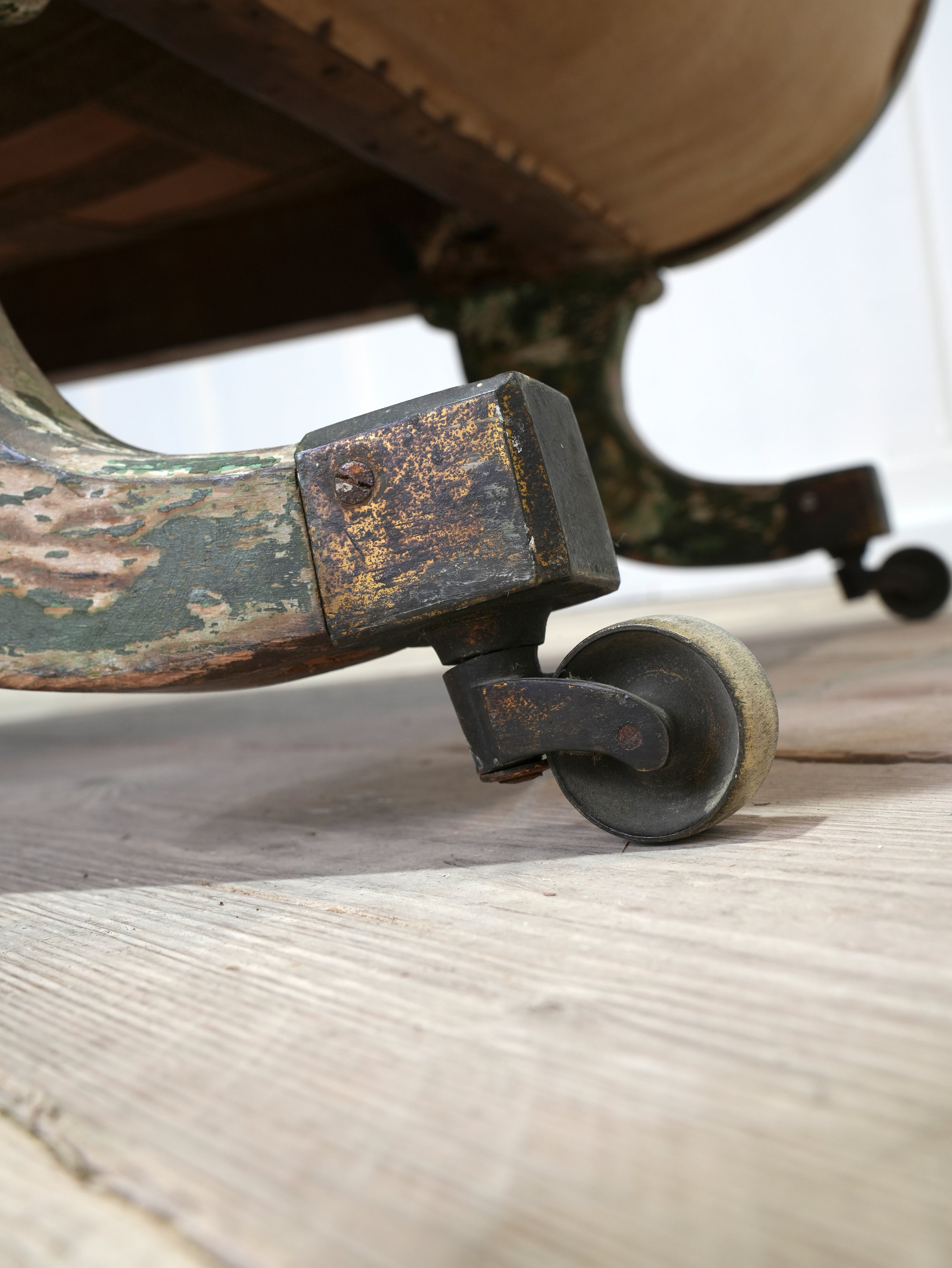 Regency Painted Chaise Longue