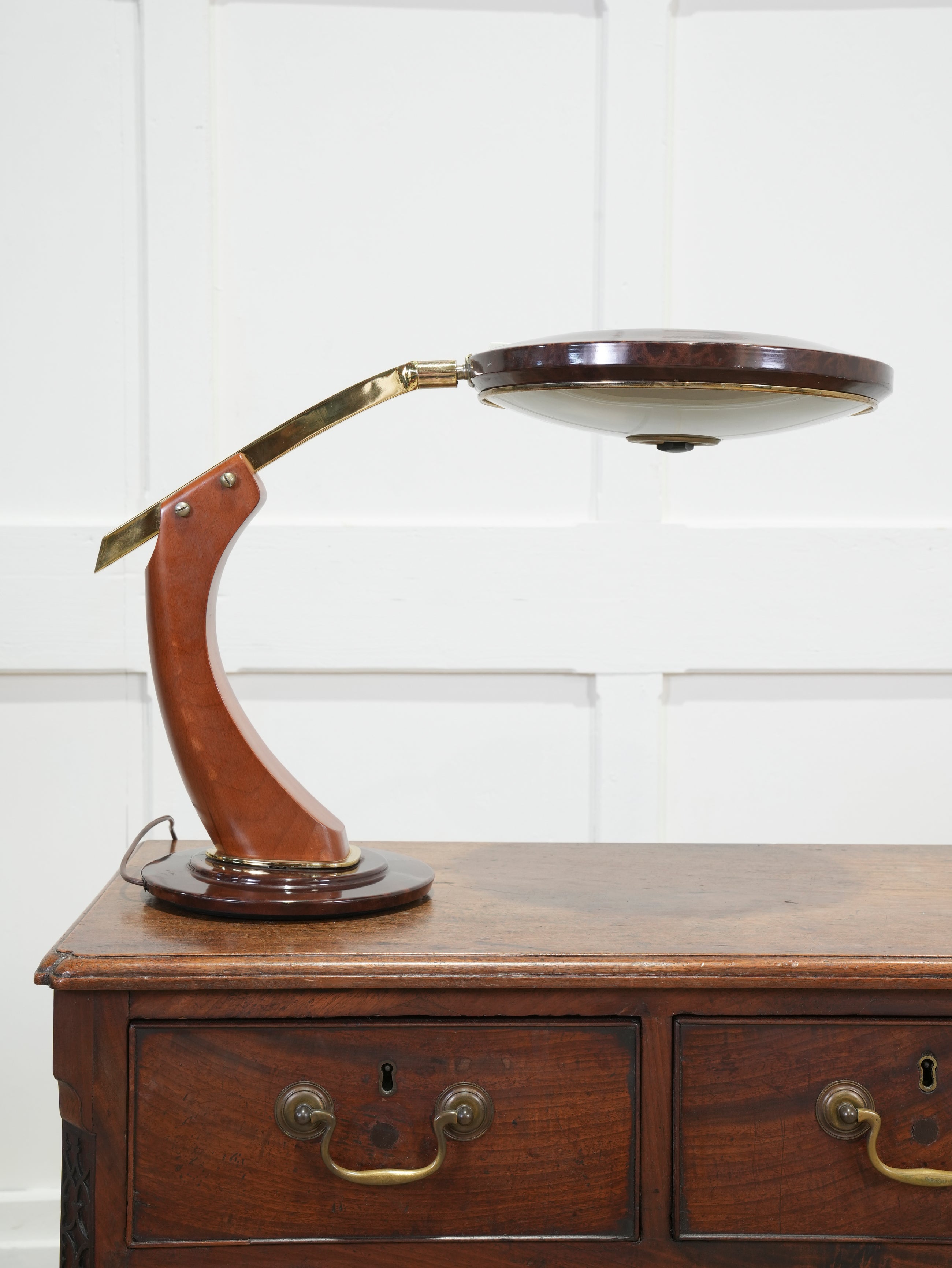 A Fase Desk Lamp