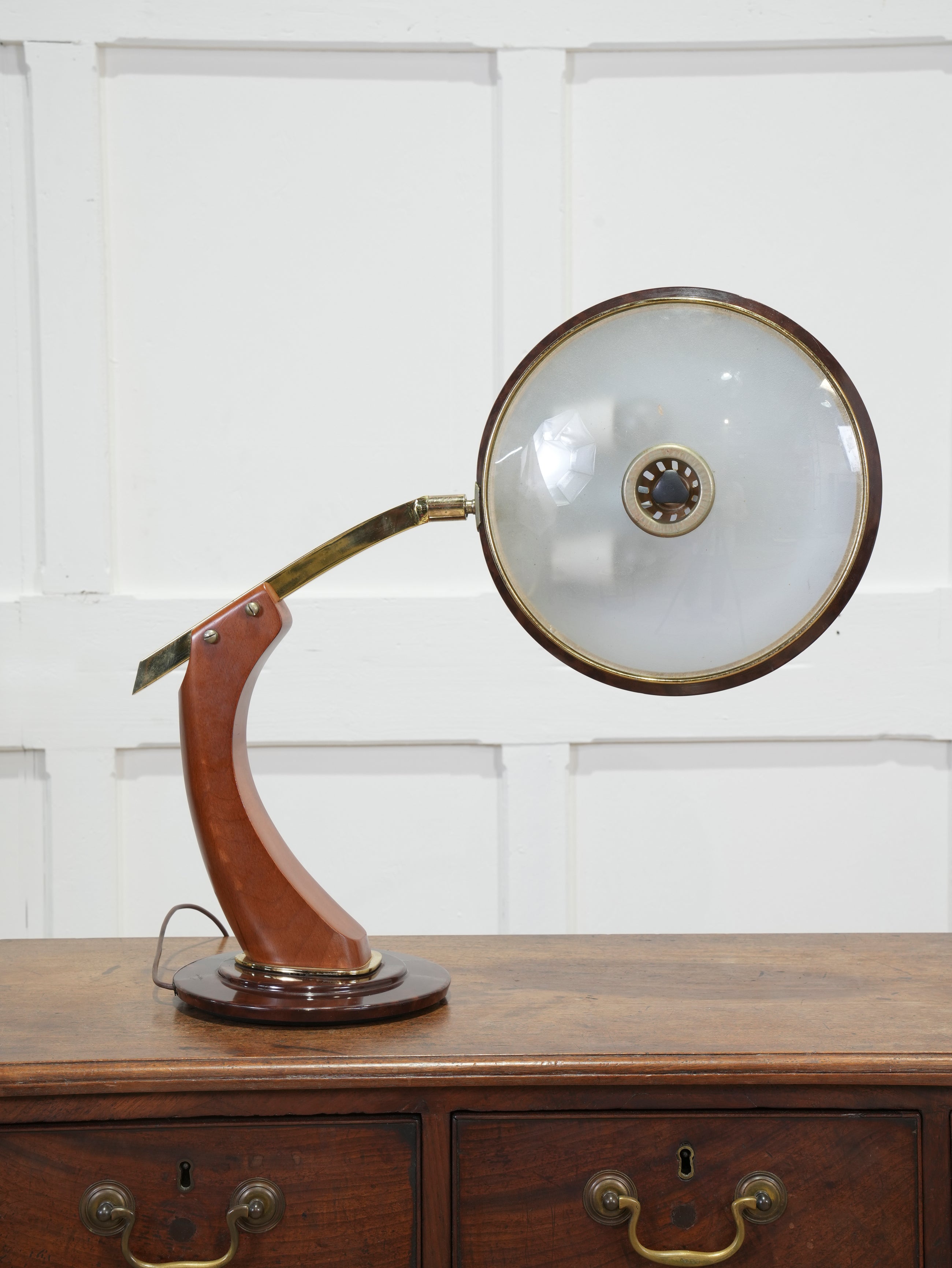 A Fase Desk Lamp
