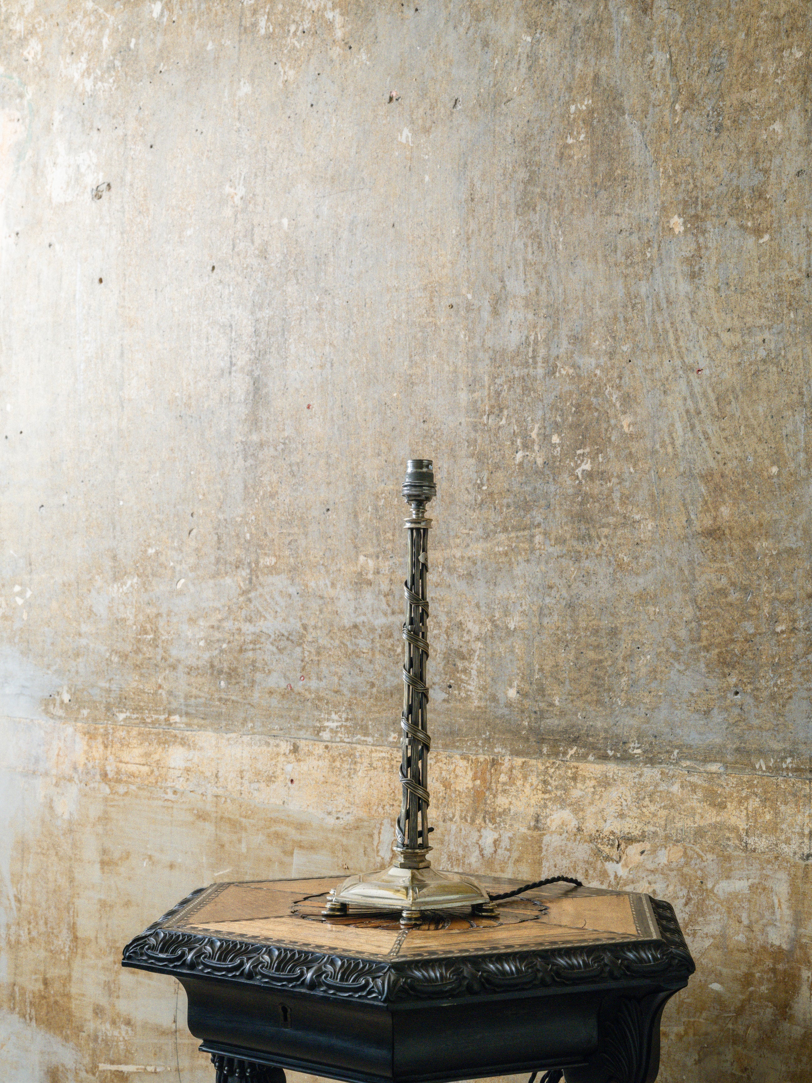 A Faraday Table Light