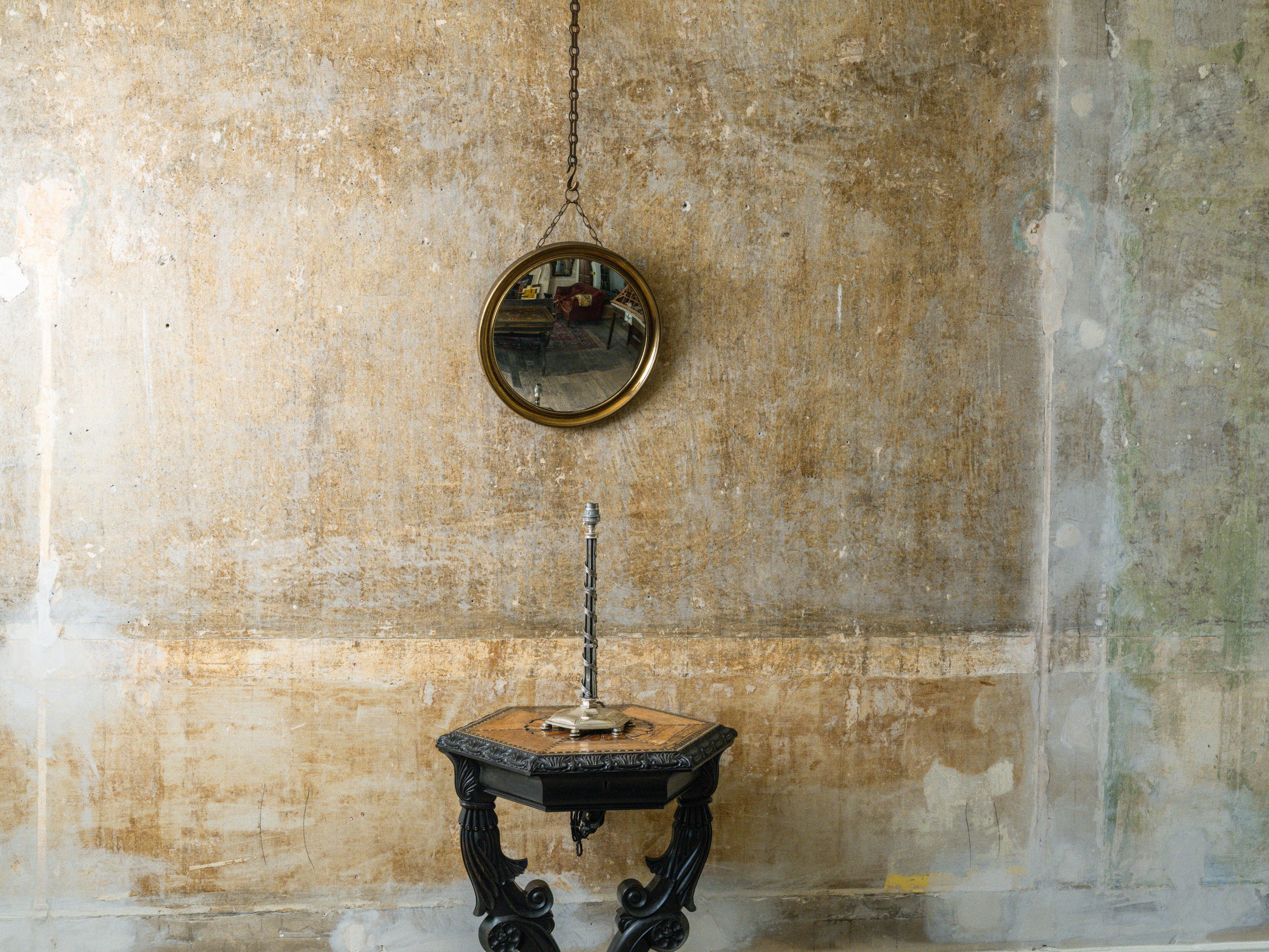 A Faraday Table Light