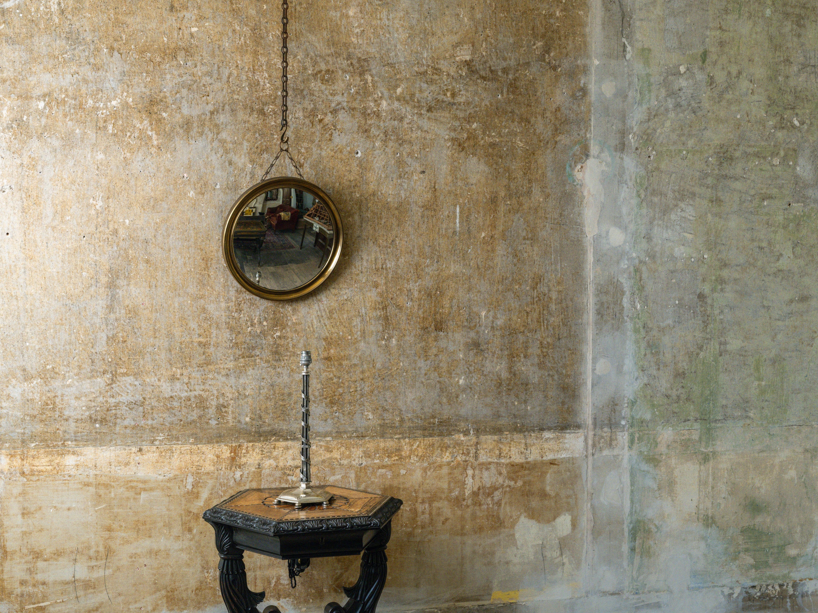 A Faraday Table Light