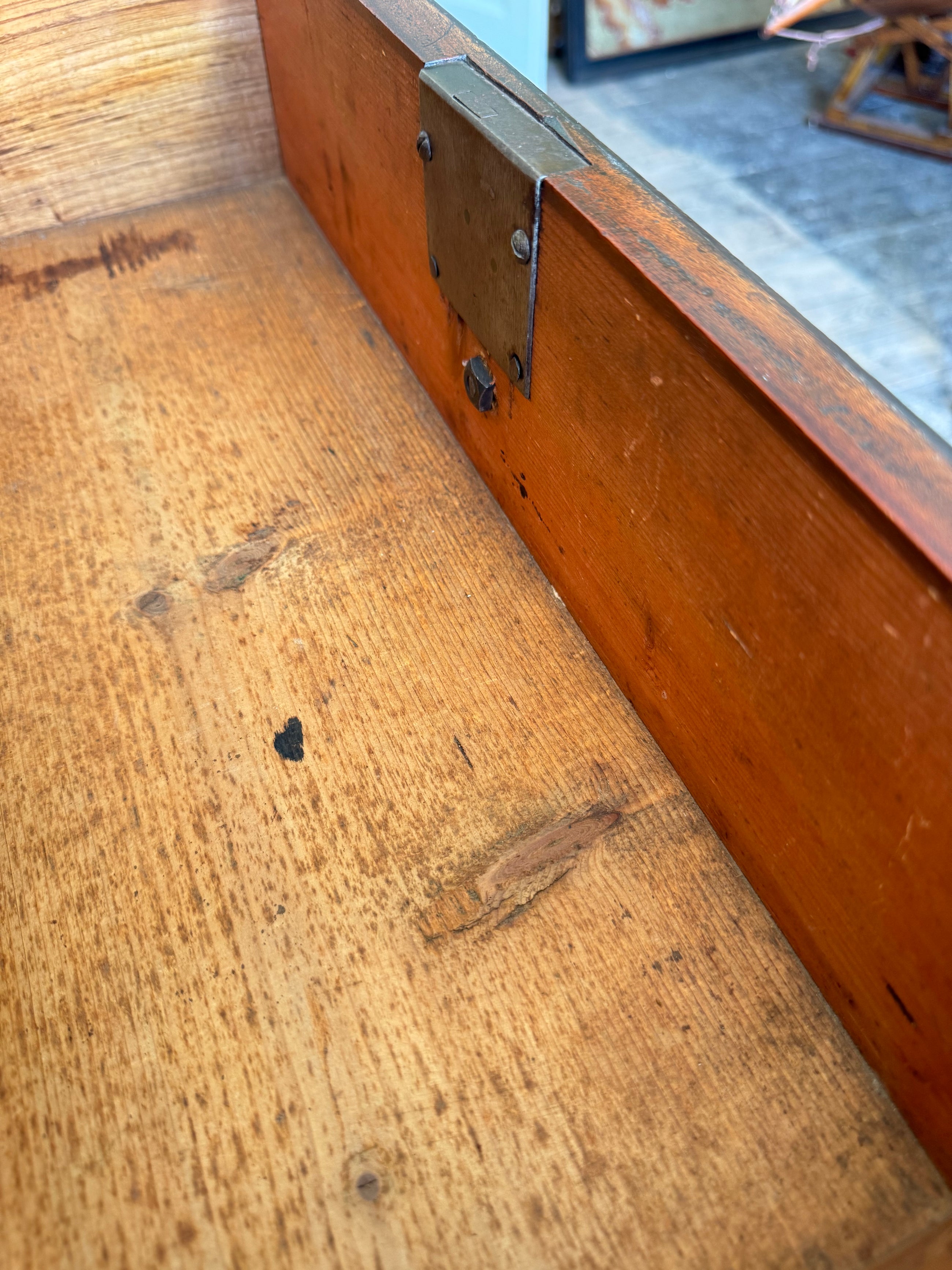 A George III Caddy-Topped Mahogany Chest Of Drawers