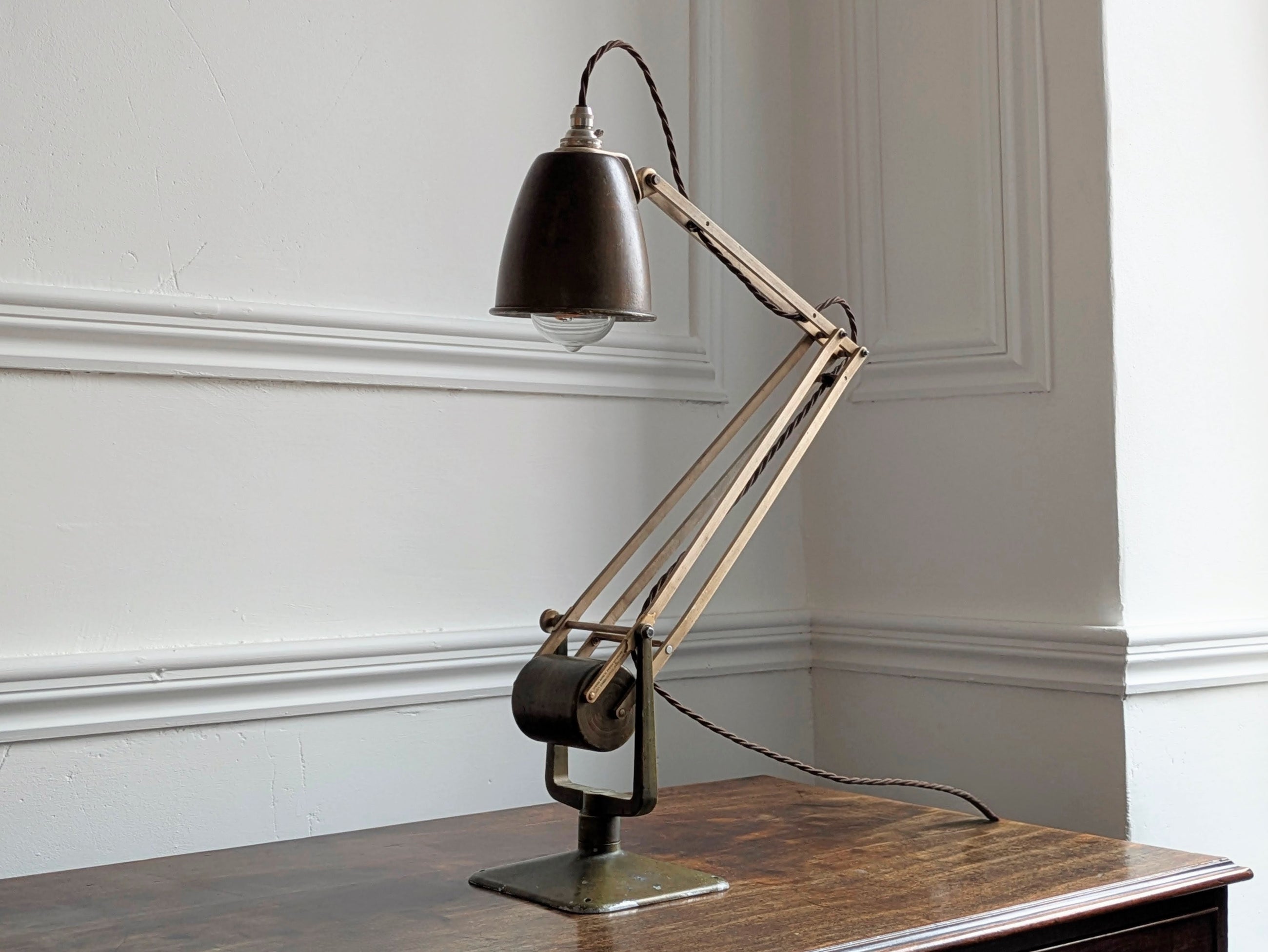 Horstmann Counterpoised Desk Lamp