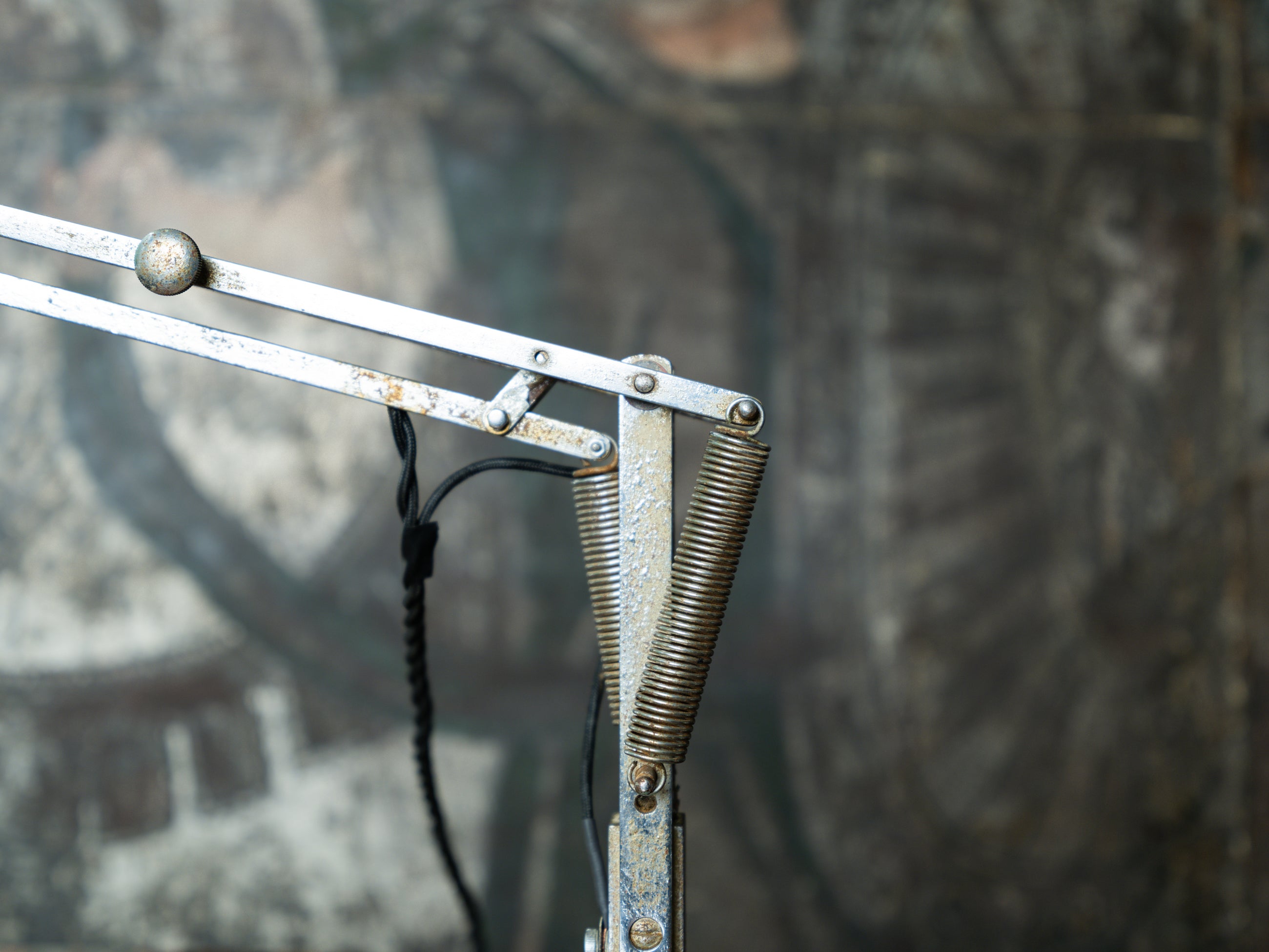 A 1930s Anglepoise