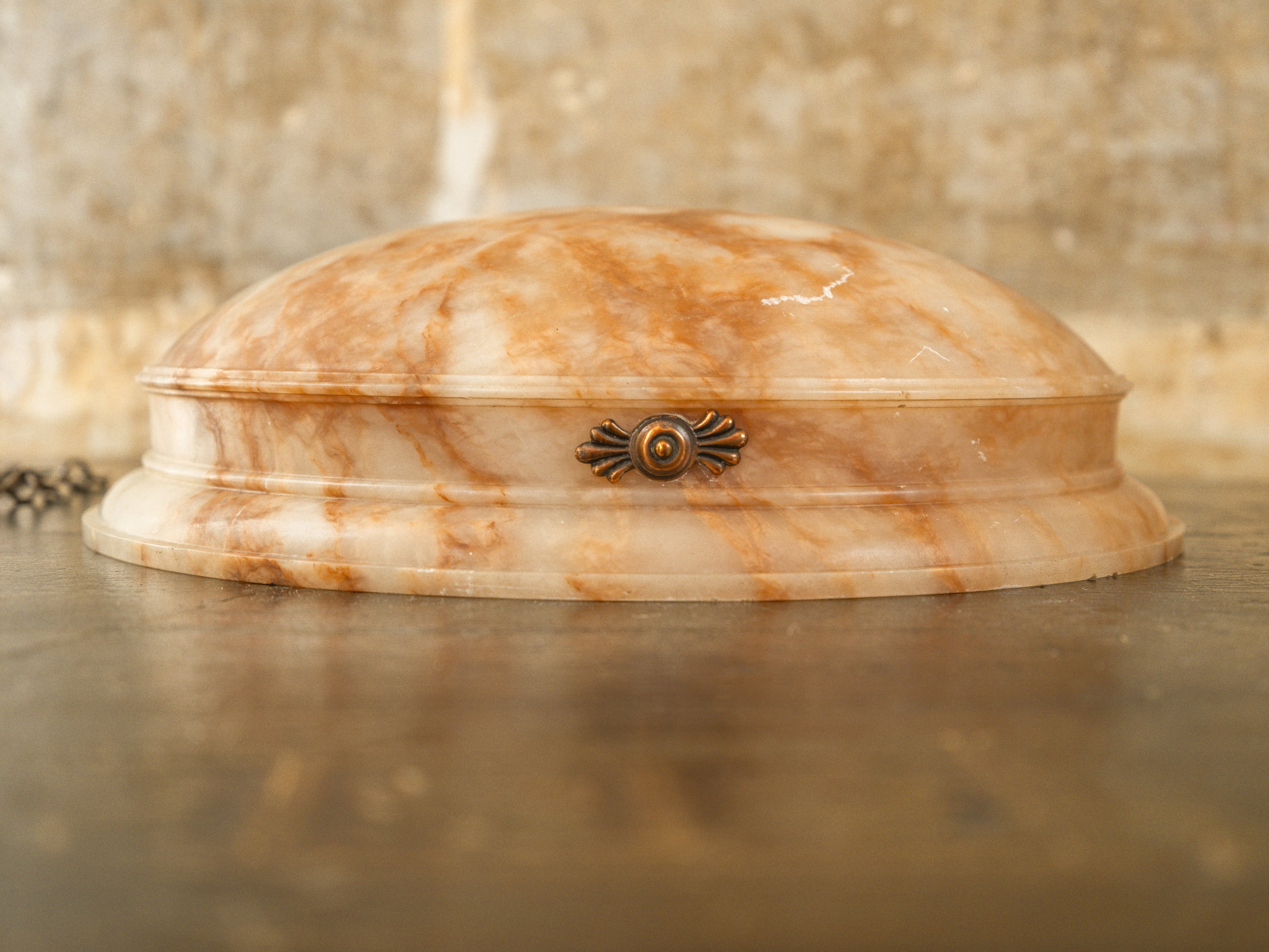 An Alabaster Dish Light