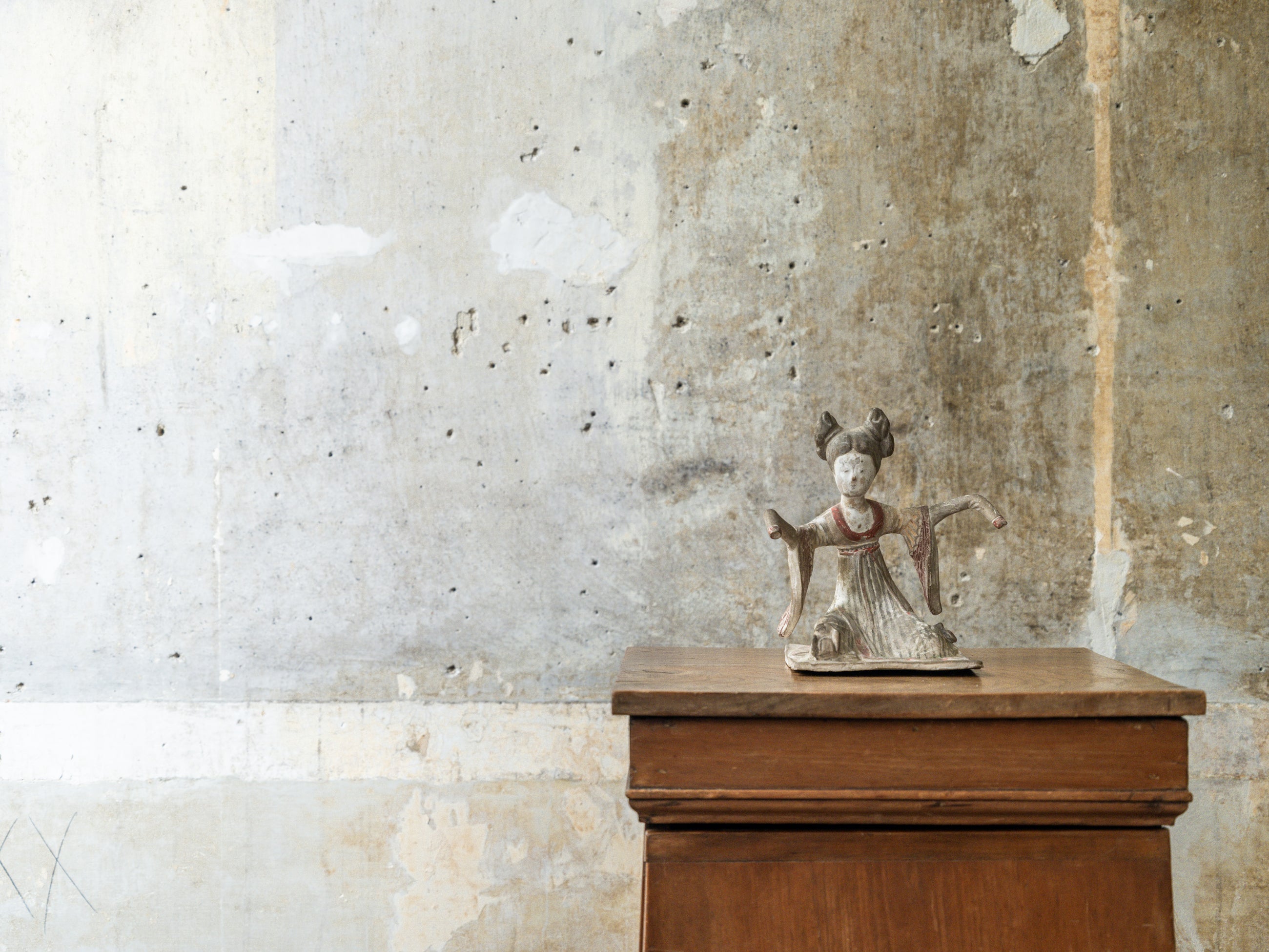 A Tang Dynasty Dancing Tomb Figure