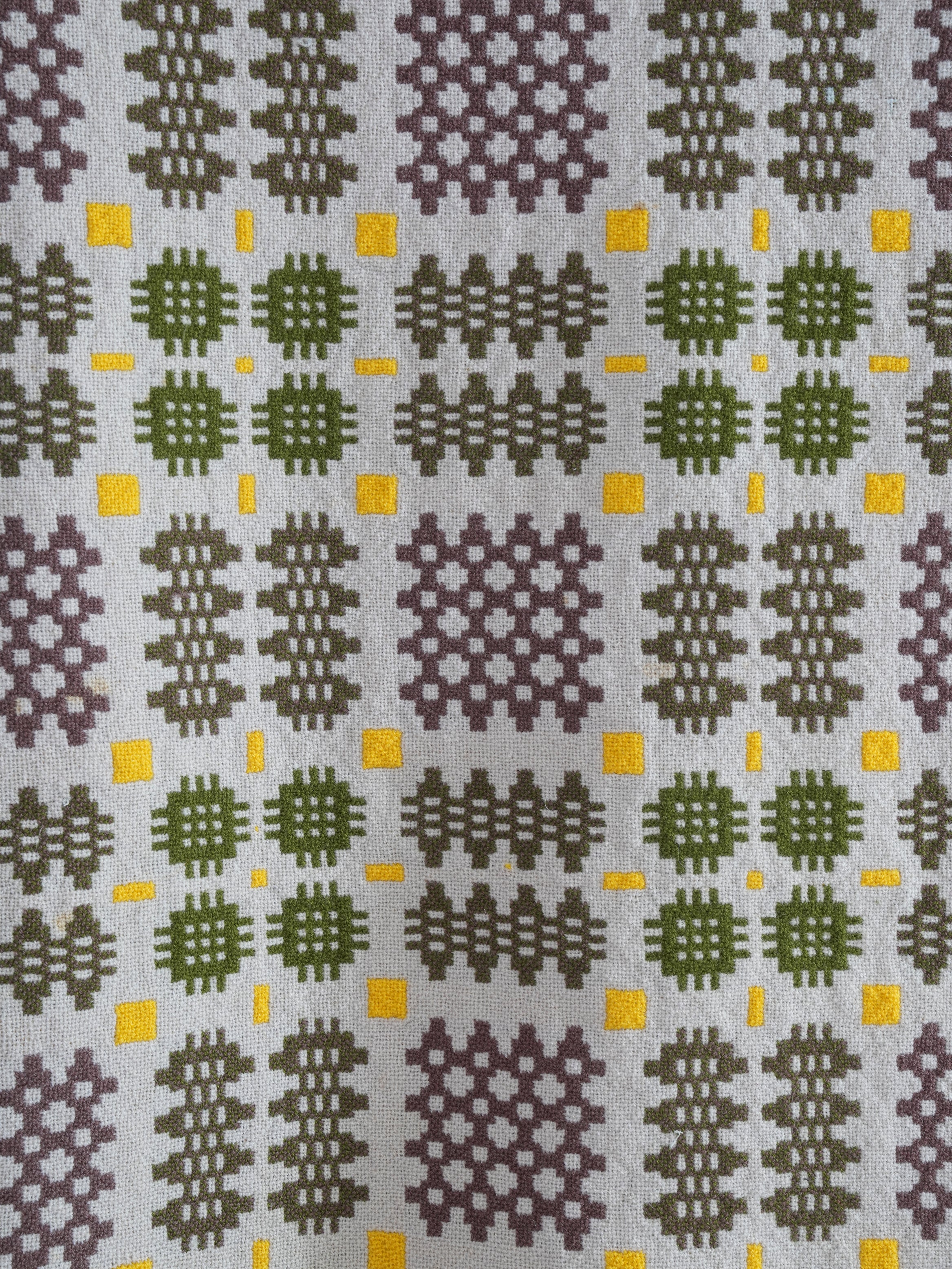 A Cream & Moss Green Welsh Tapestry Blanket