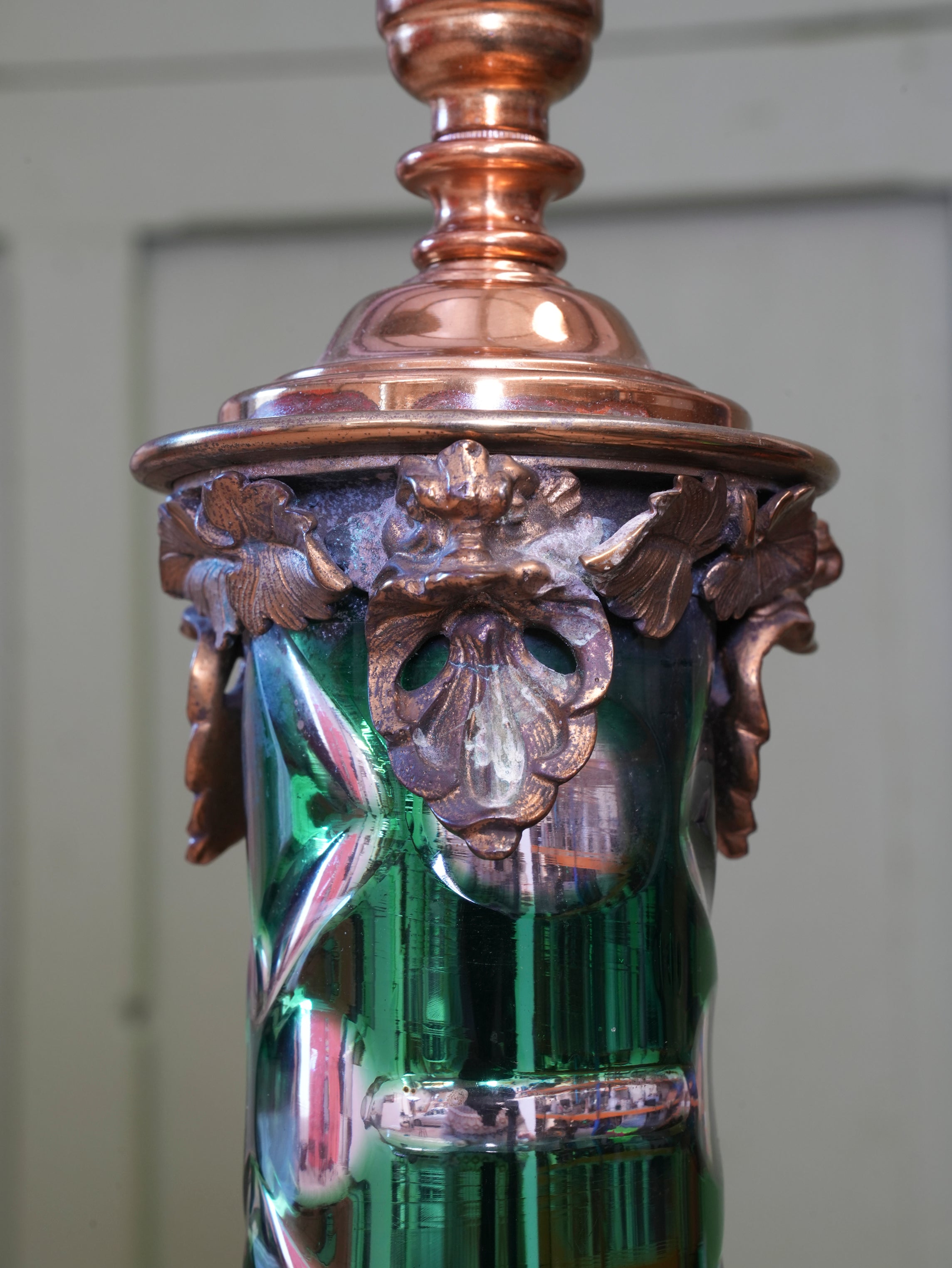 A large Scale 19th Century Cut Glass Table Lamp