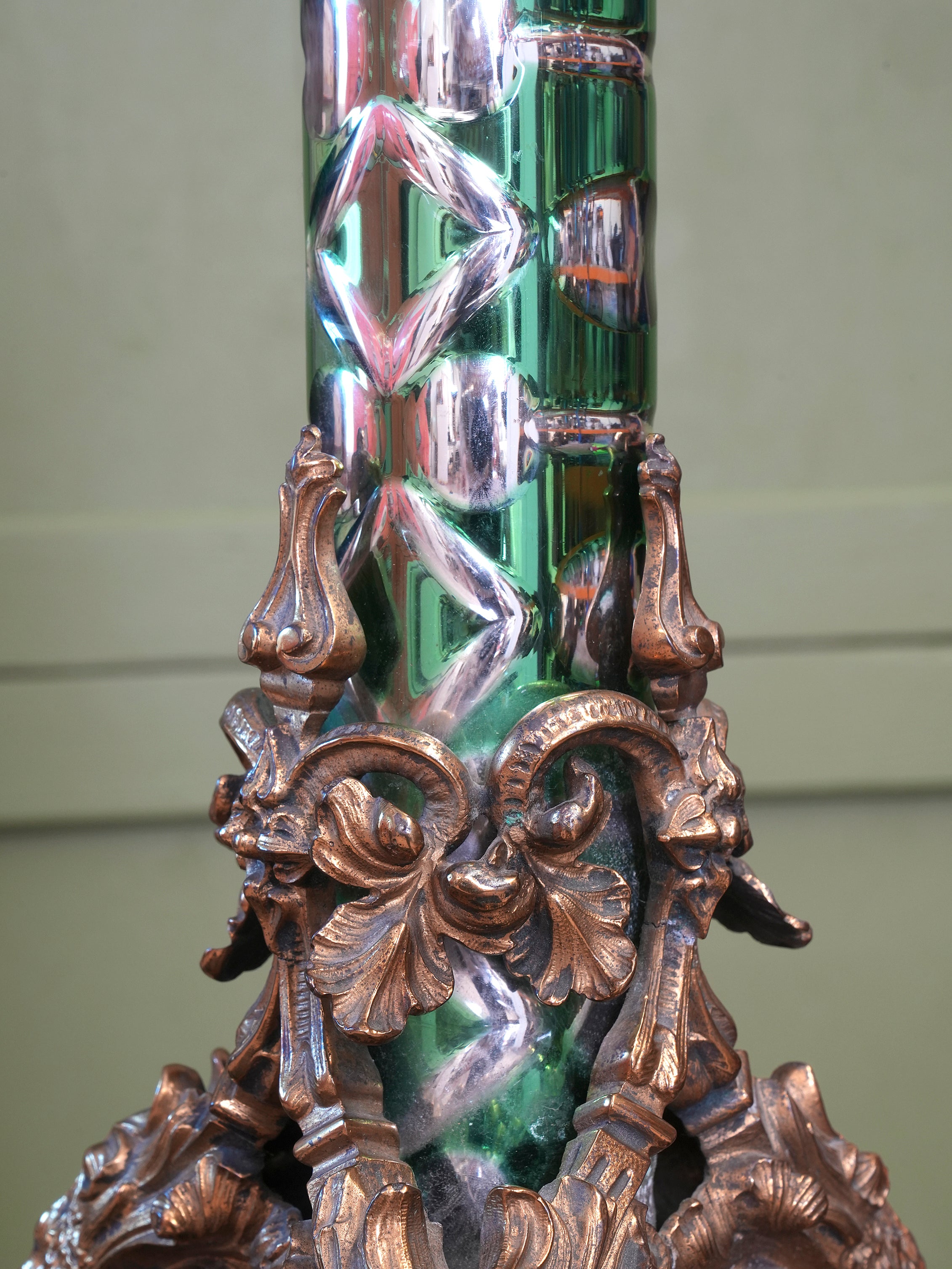 A large Scale 19th Century Cut Glass Table Lamp
