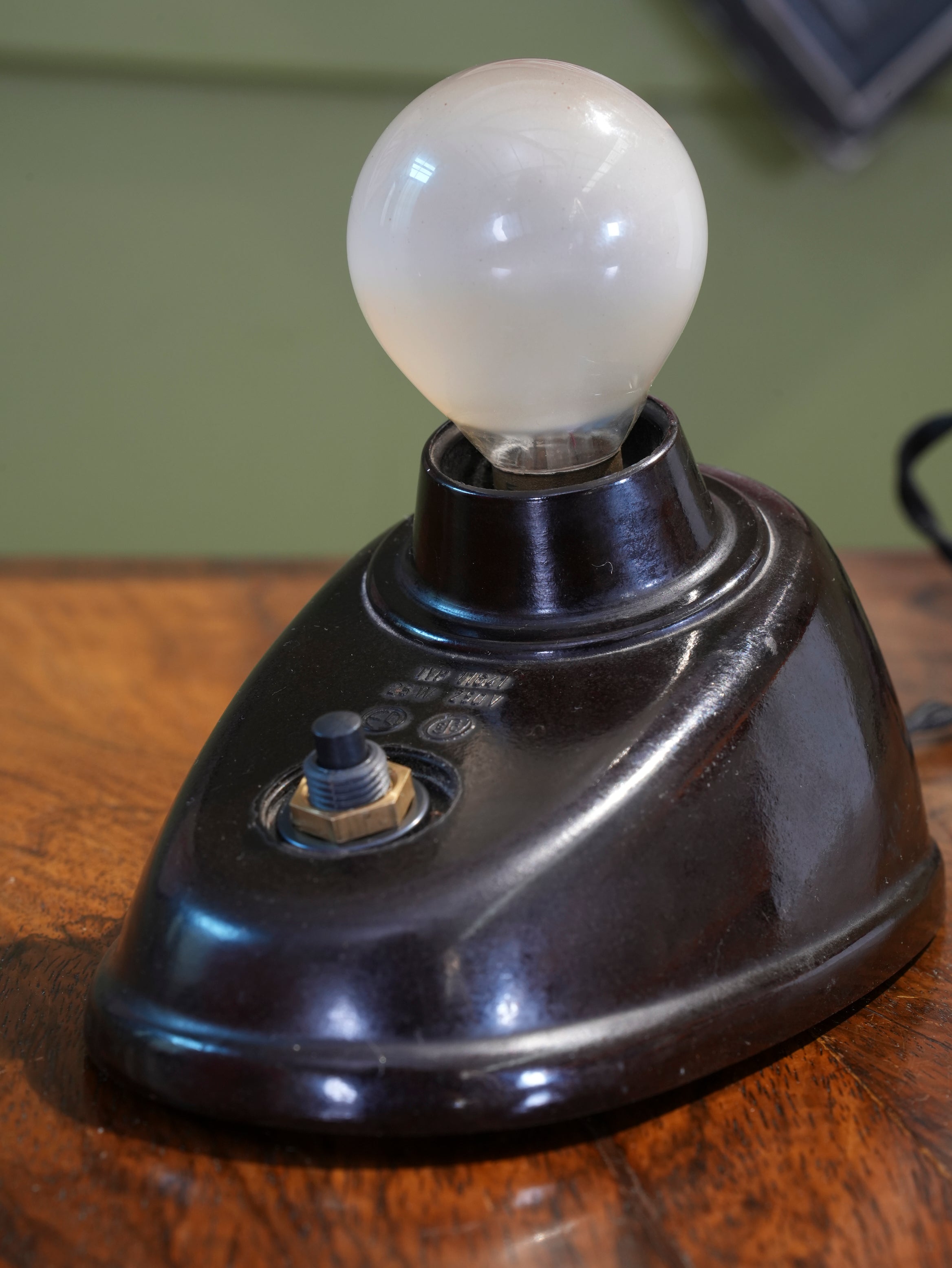 ESC Type 11641 Desk Lamp