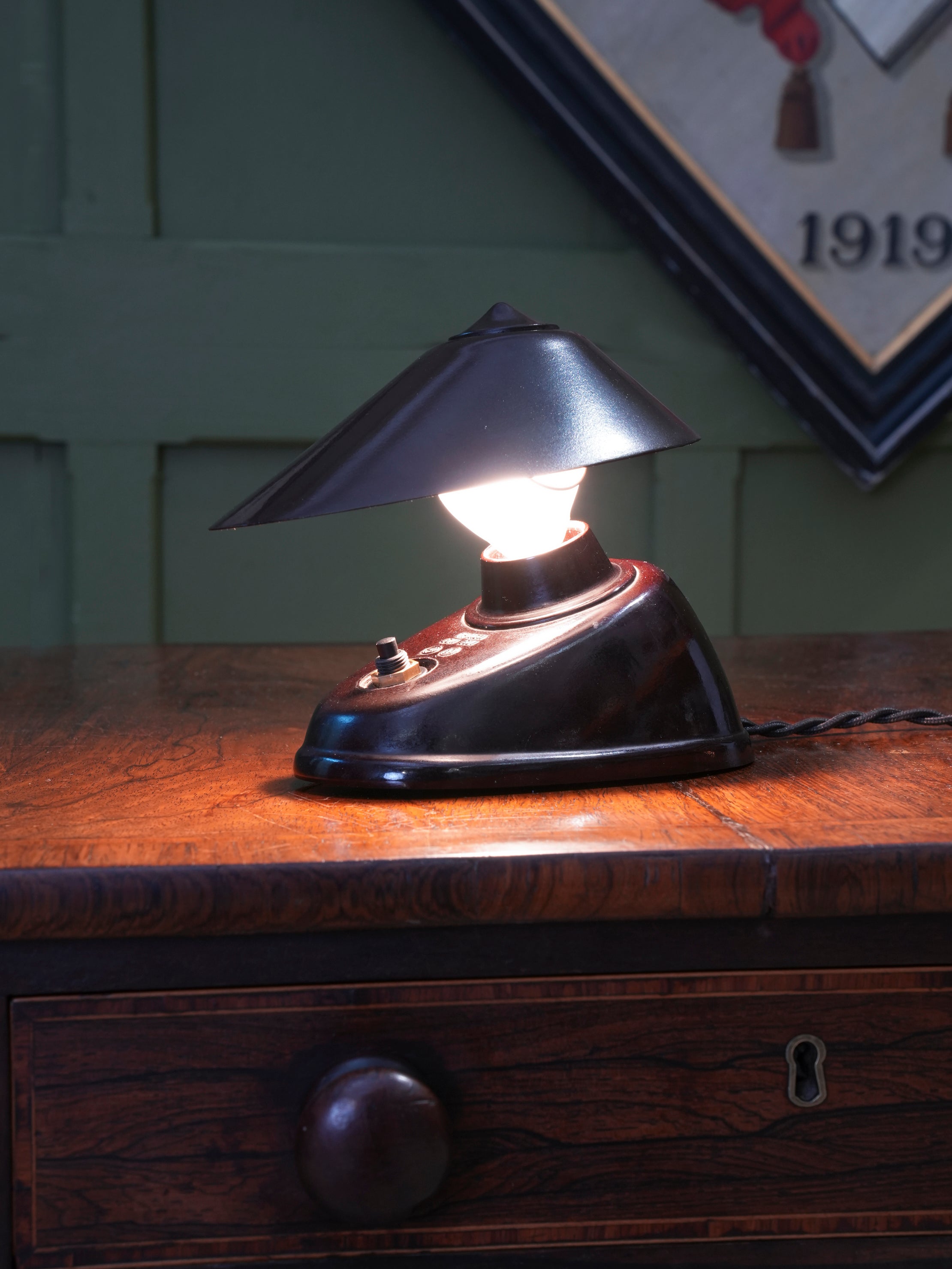 ESC Type 11641 Desk Lamp
