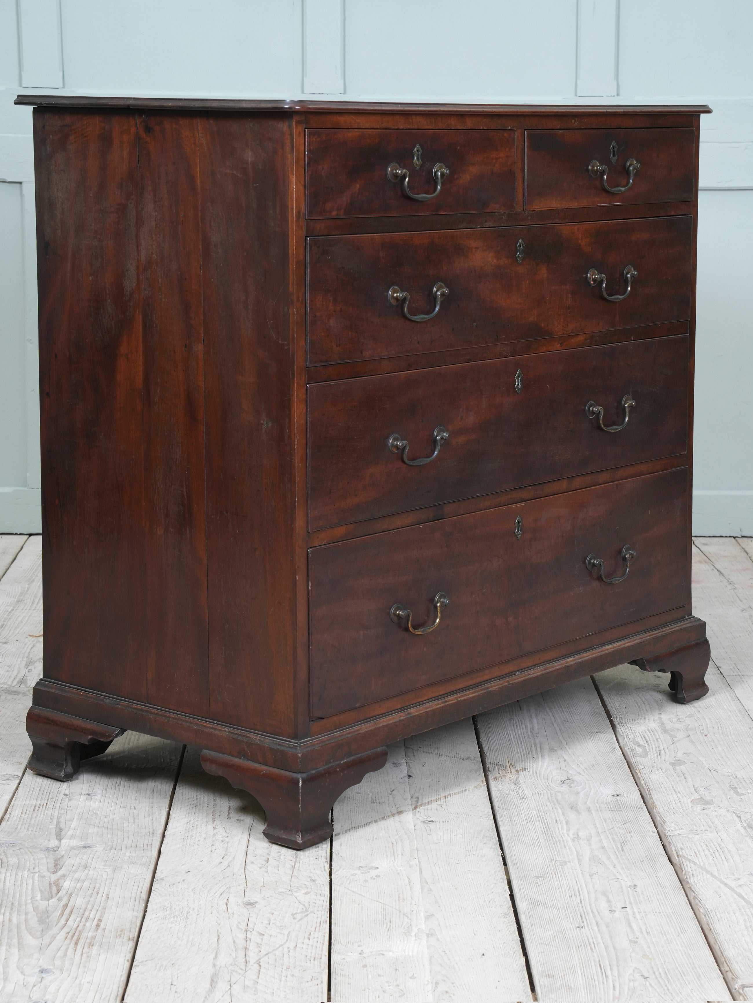 A Early 19th Century Mahogany Chest of Drawers