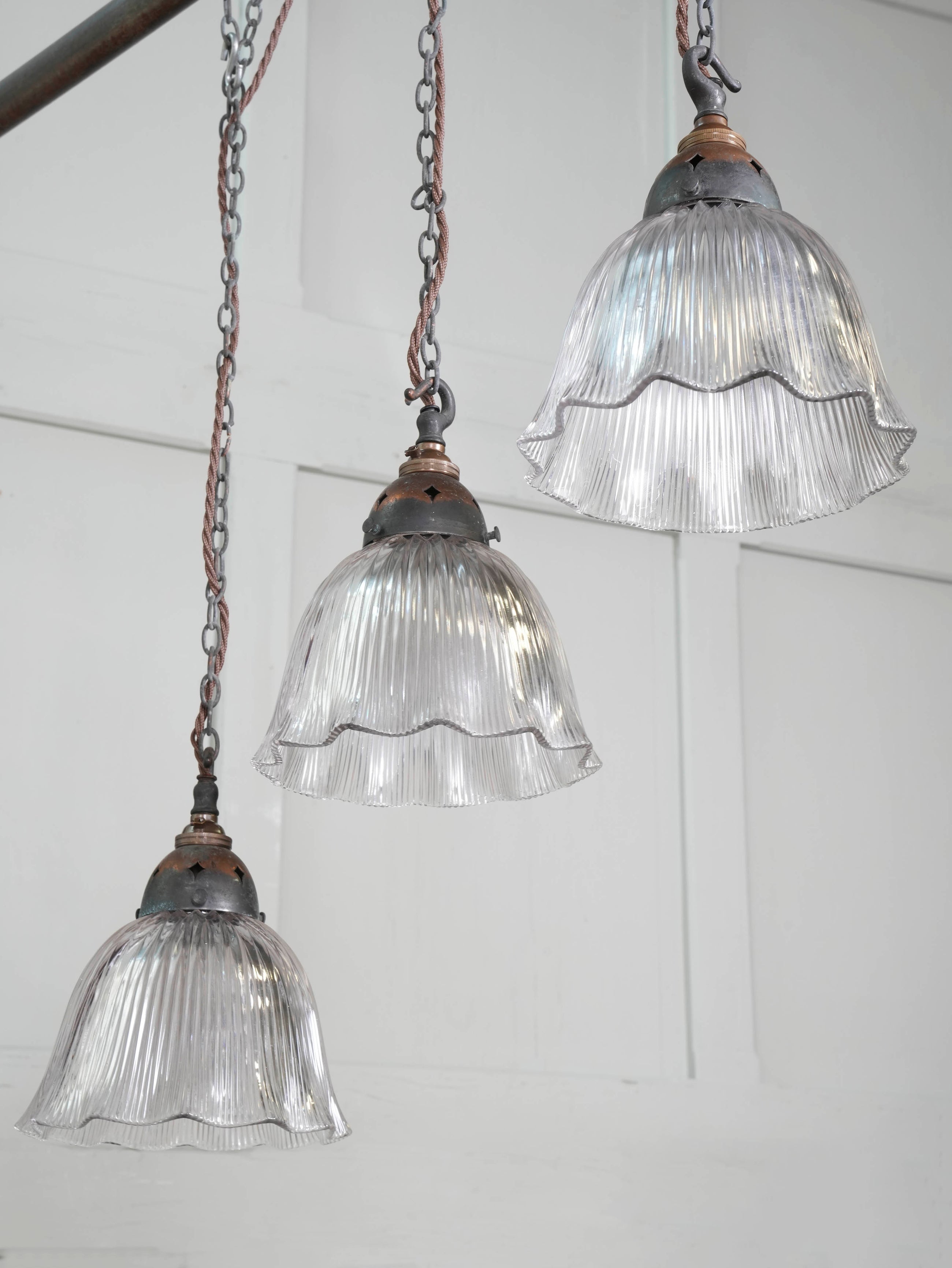 Rippled Edge Holophane Pendant