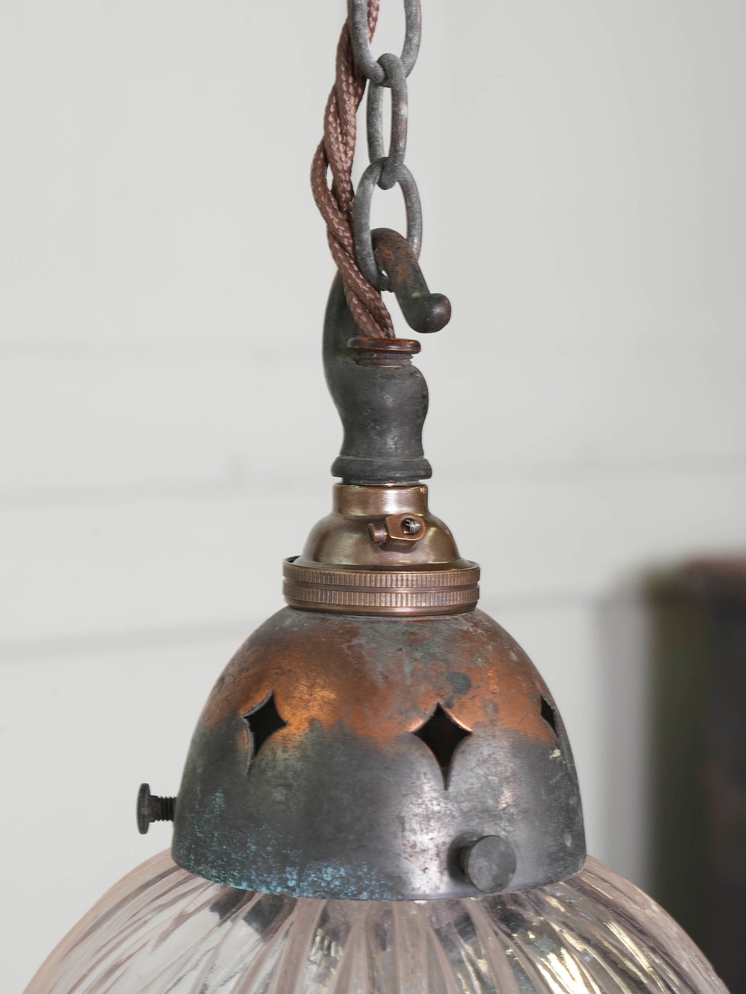 Rippled Edge Holophane Pendant