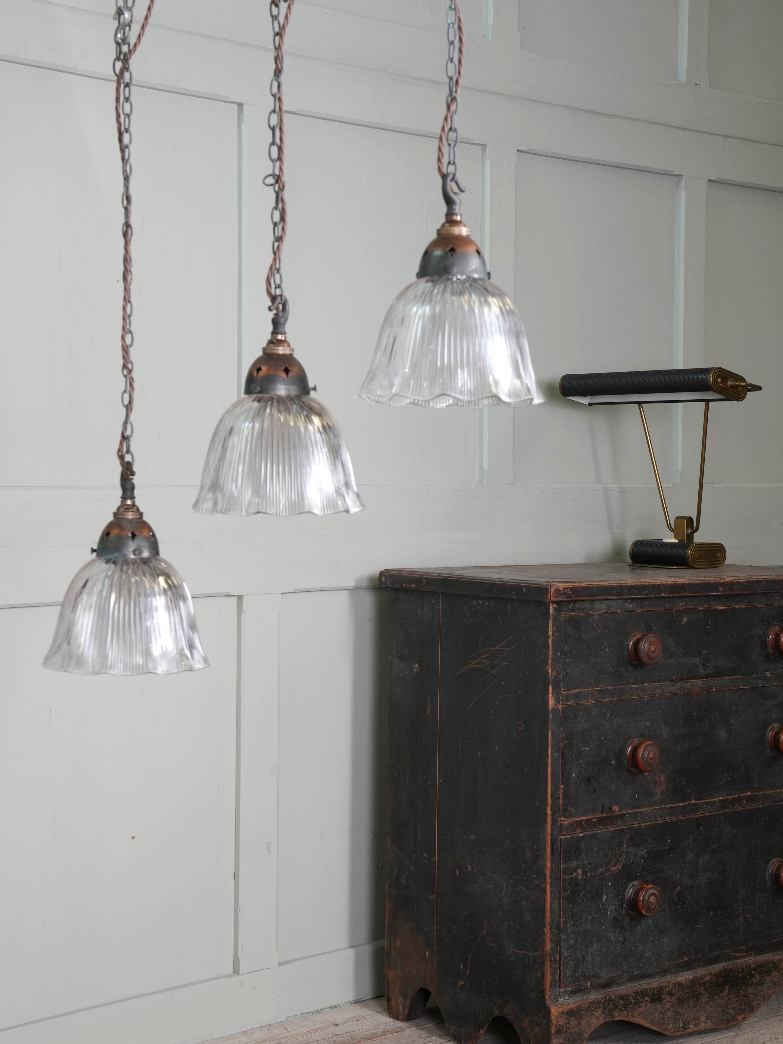 Rippled Edge Holophane Pendant