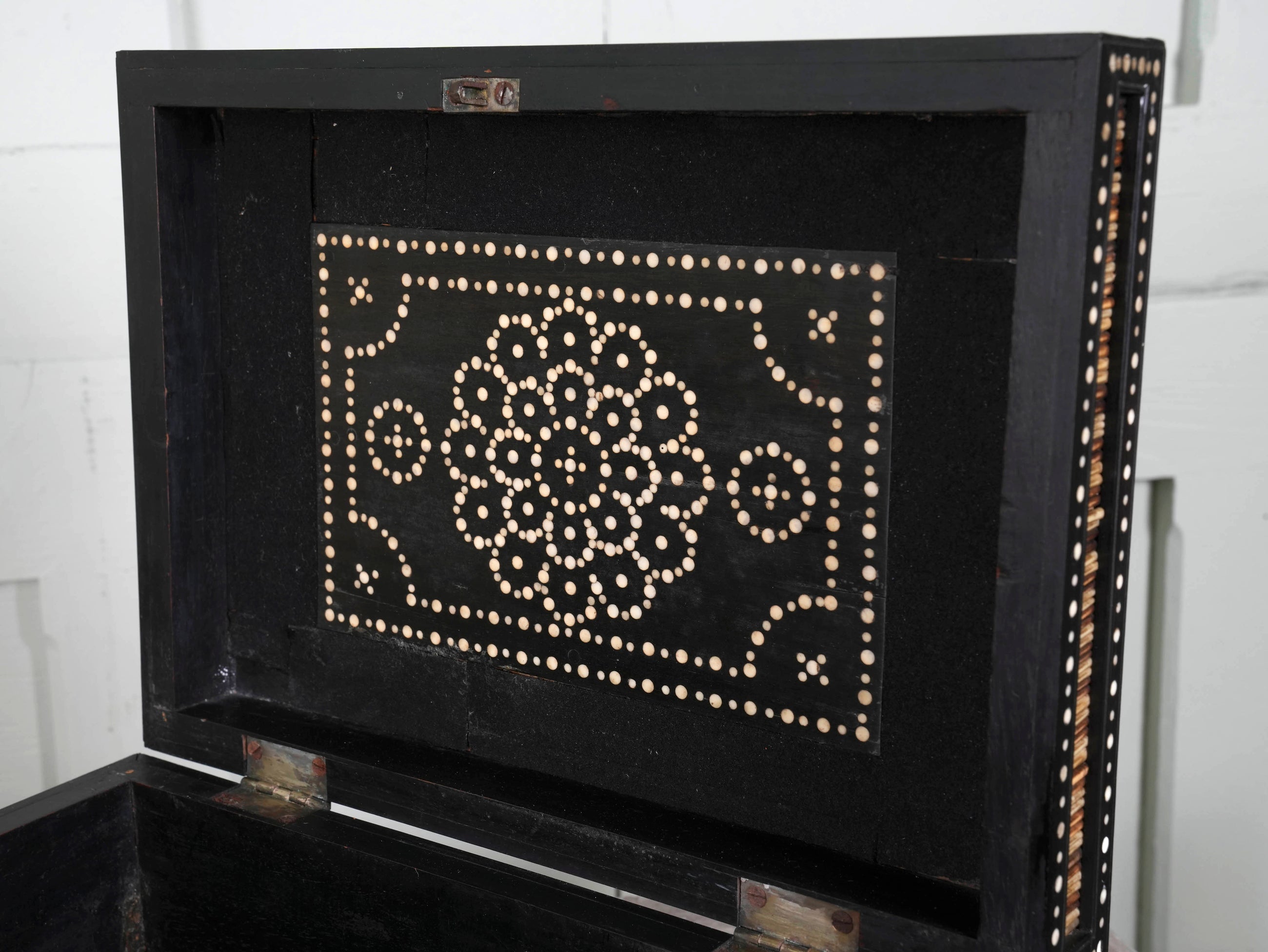 An Anglo Indian Porcupine Quill & Ebony Dressing Table Box