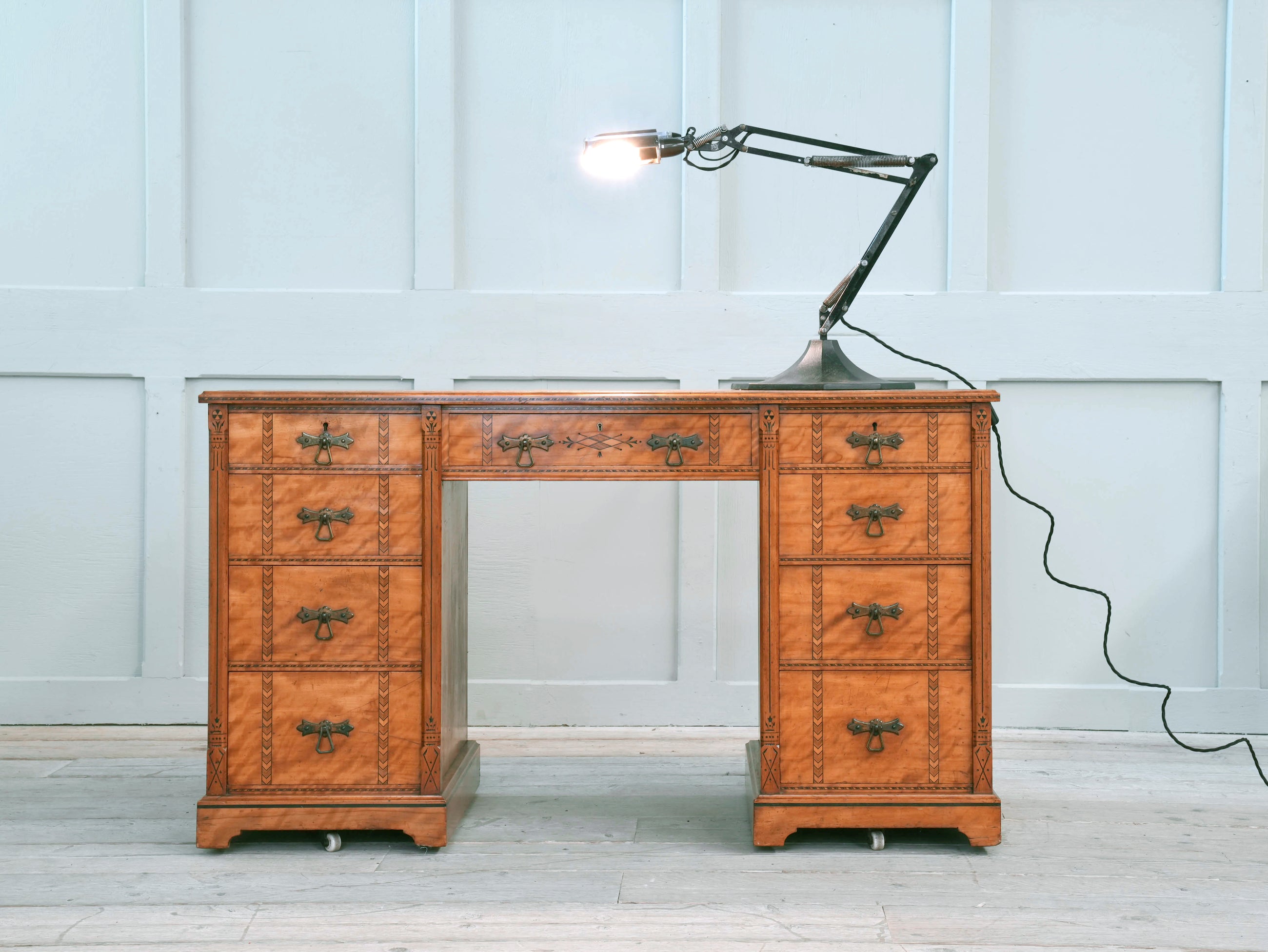 Anglepoise 1431 Magnifying Desk Lamp