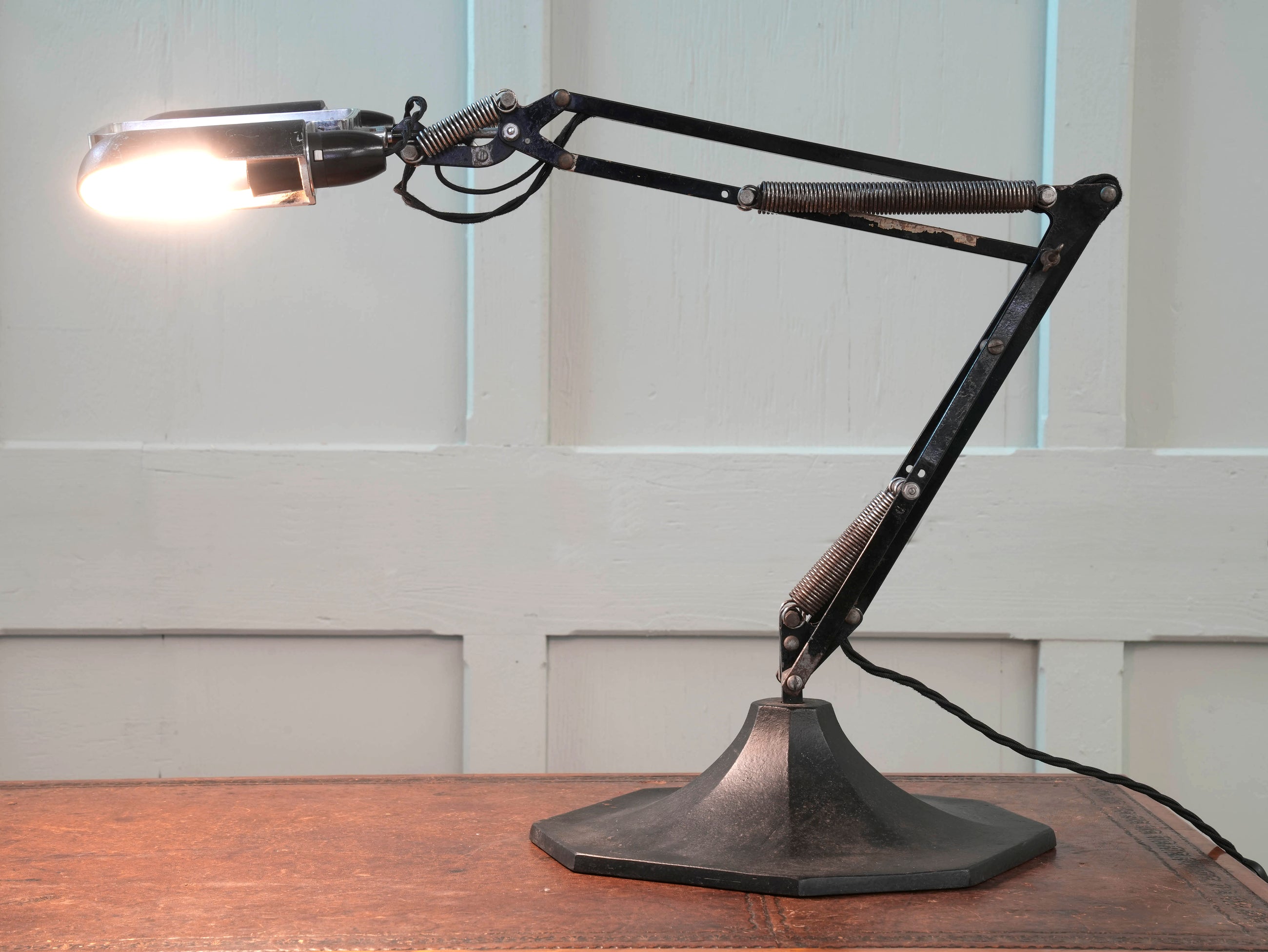 Anglepoise 1431 Magnifying Desk Lamp