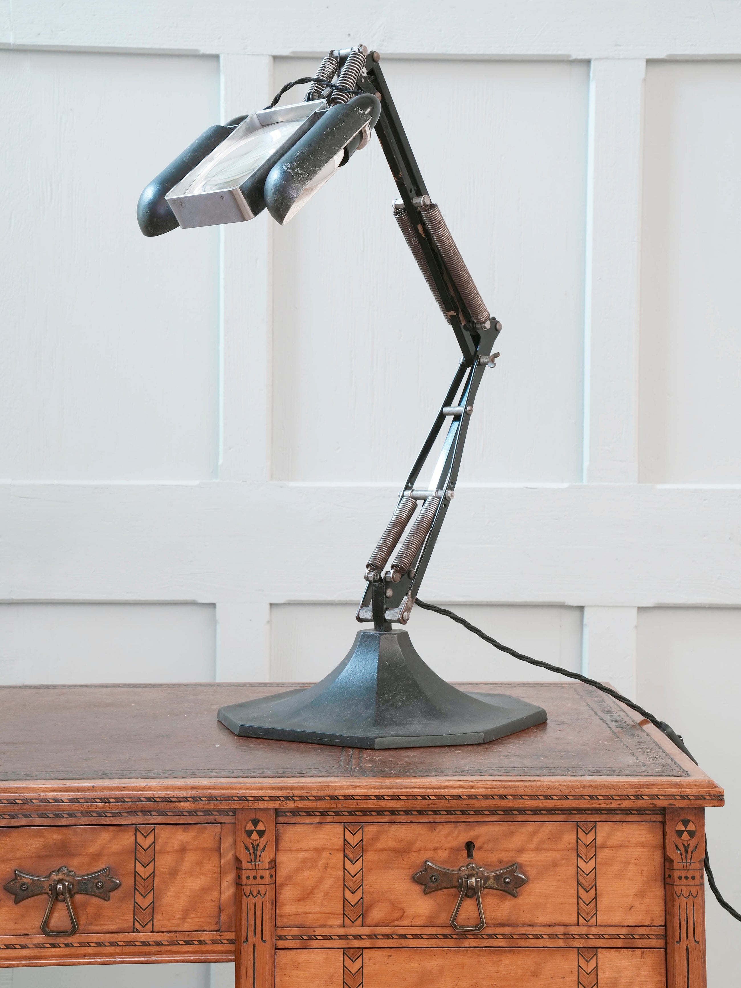 Anglepoise 1431 Magnifying Desk Lamp