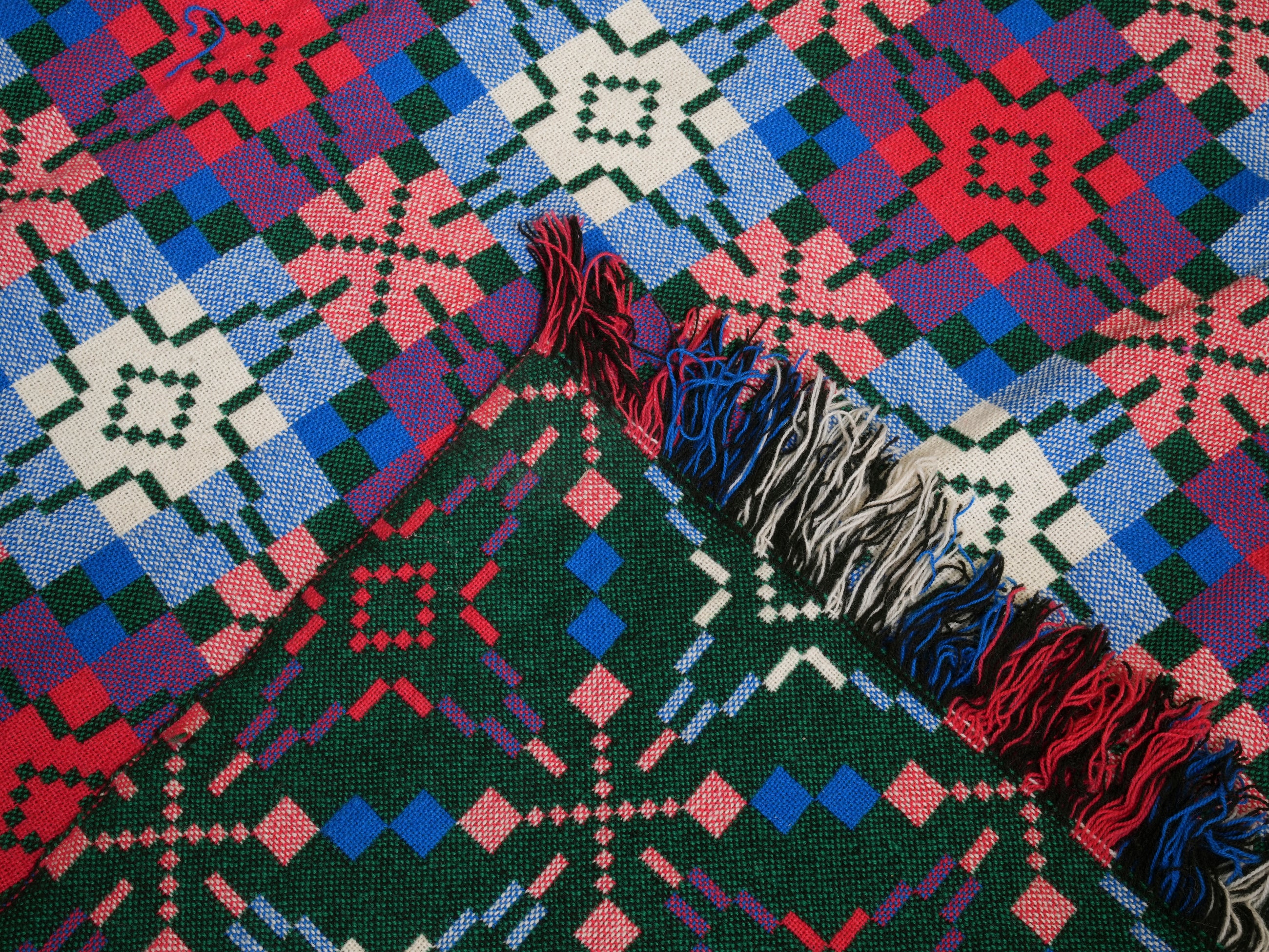 A Tregwynt Mill Welsh Tapestry Blanket