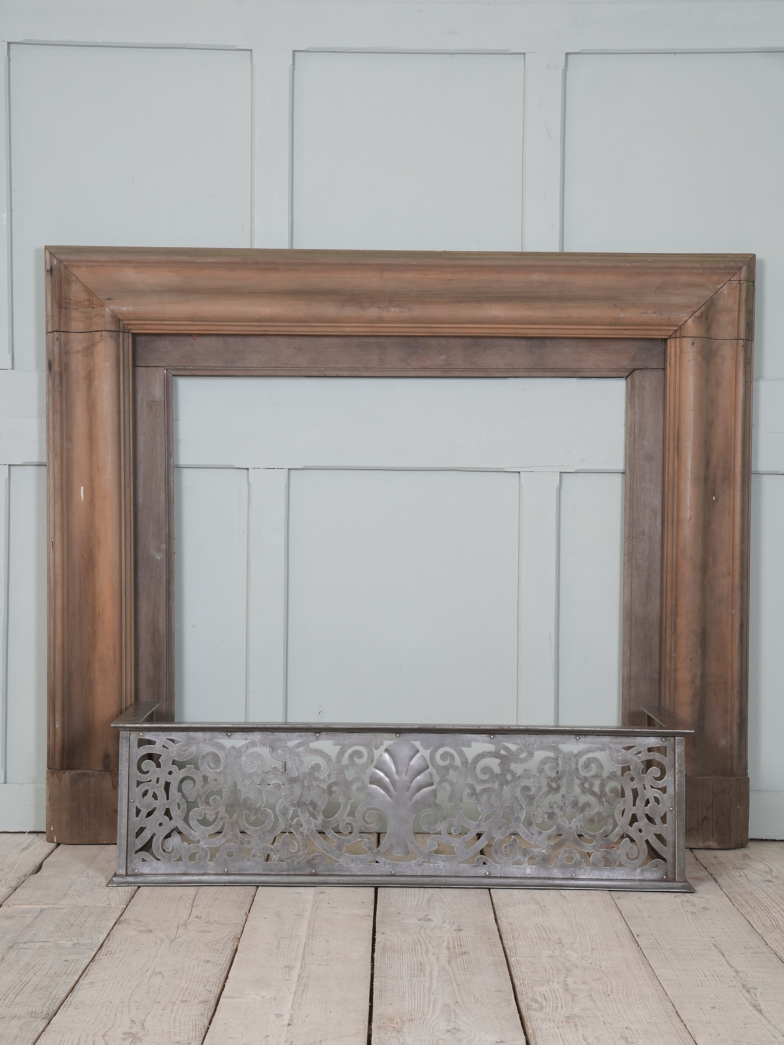 An Edwardian Pierced Steel Fireplace Fender