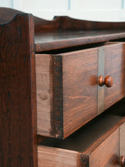 Early 20th Century English Chest of Drawers