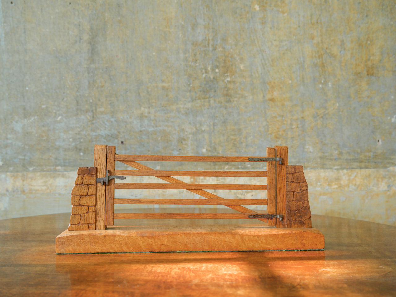 A Five Bar Gate Model