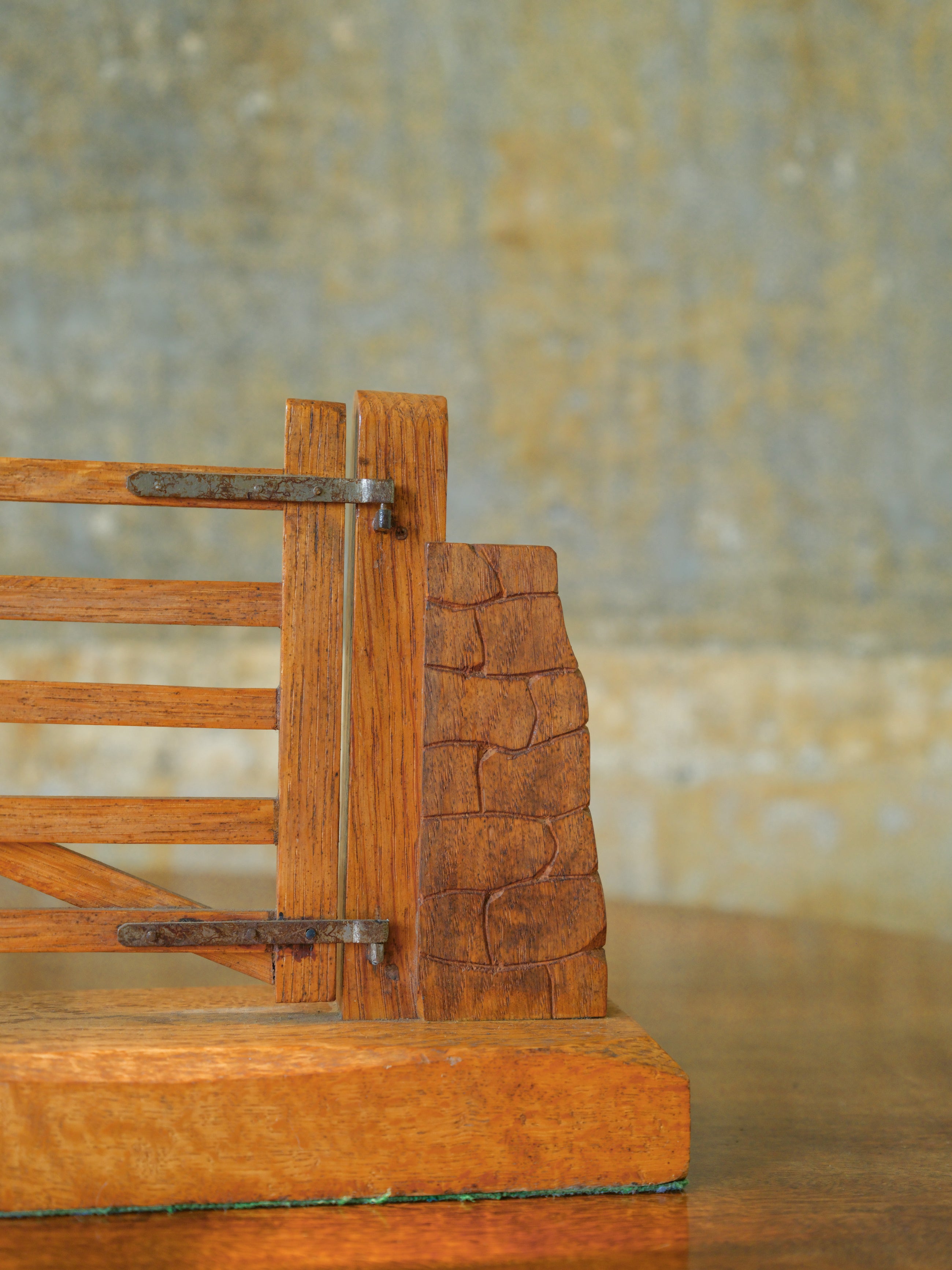 A Five Bar Gate Model