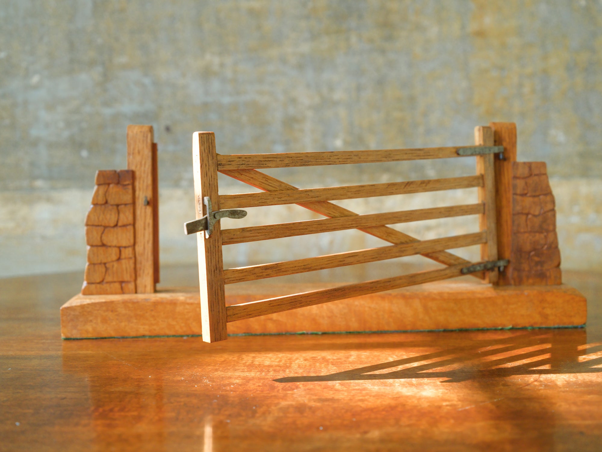 A Five Bar Gate Model