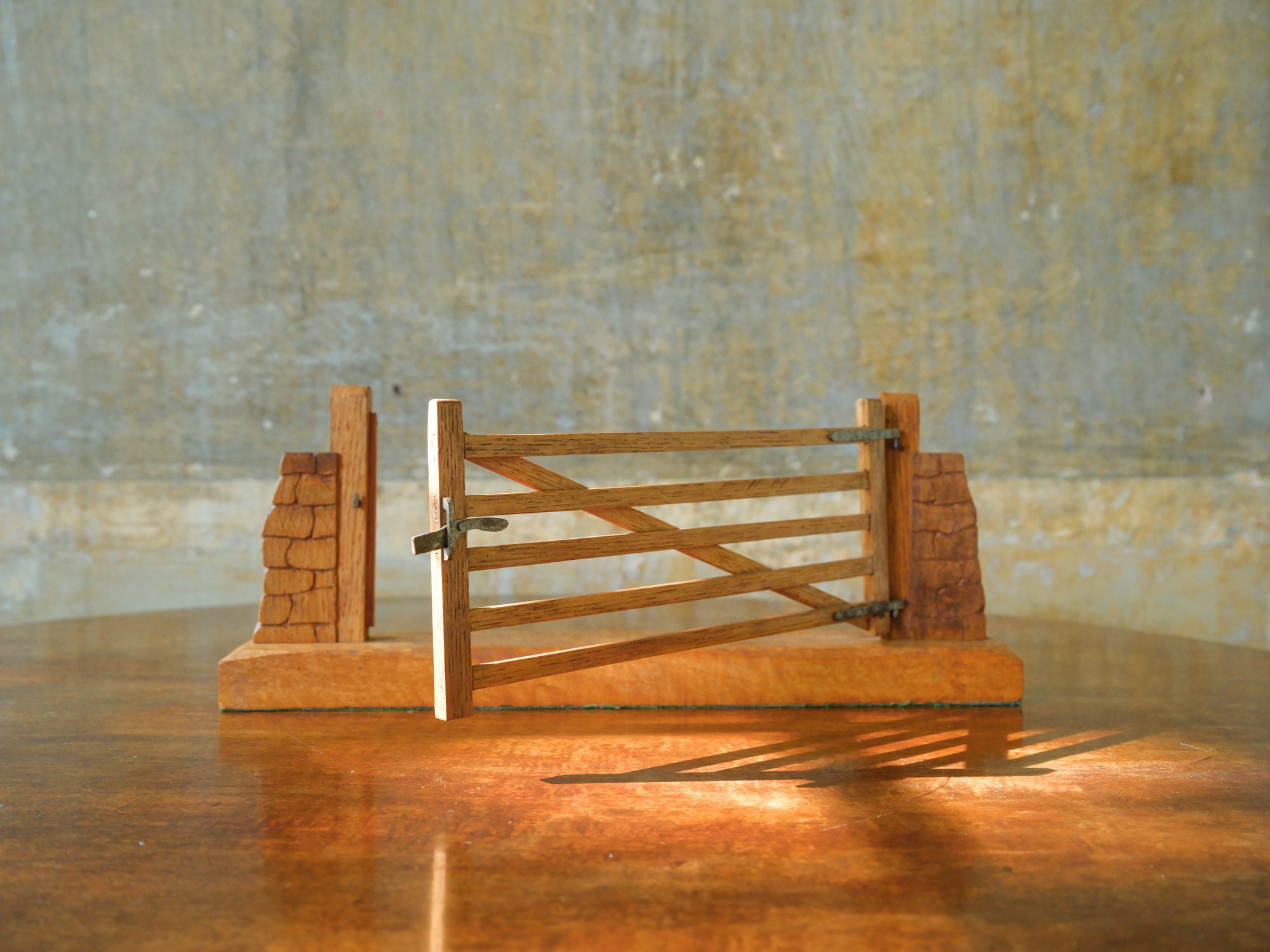 A Five Bar Gate Model