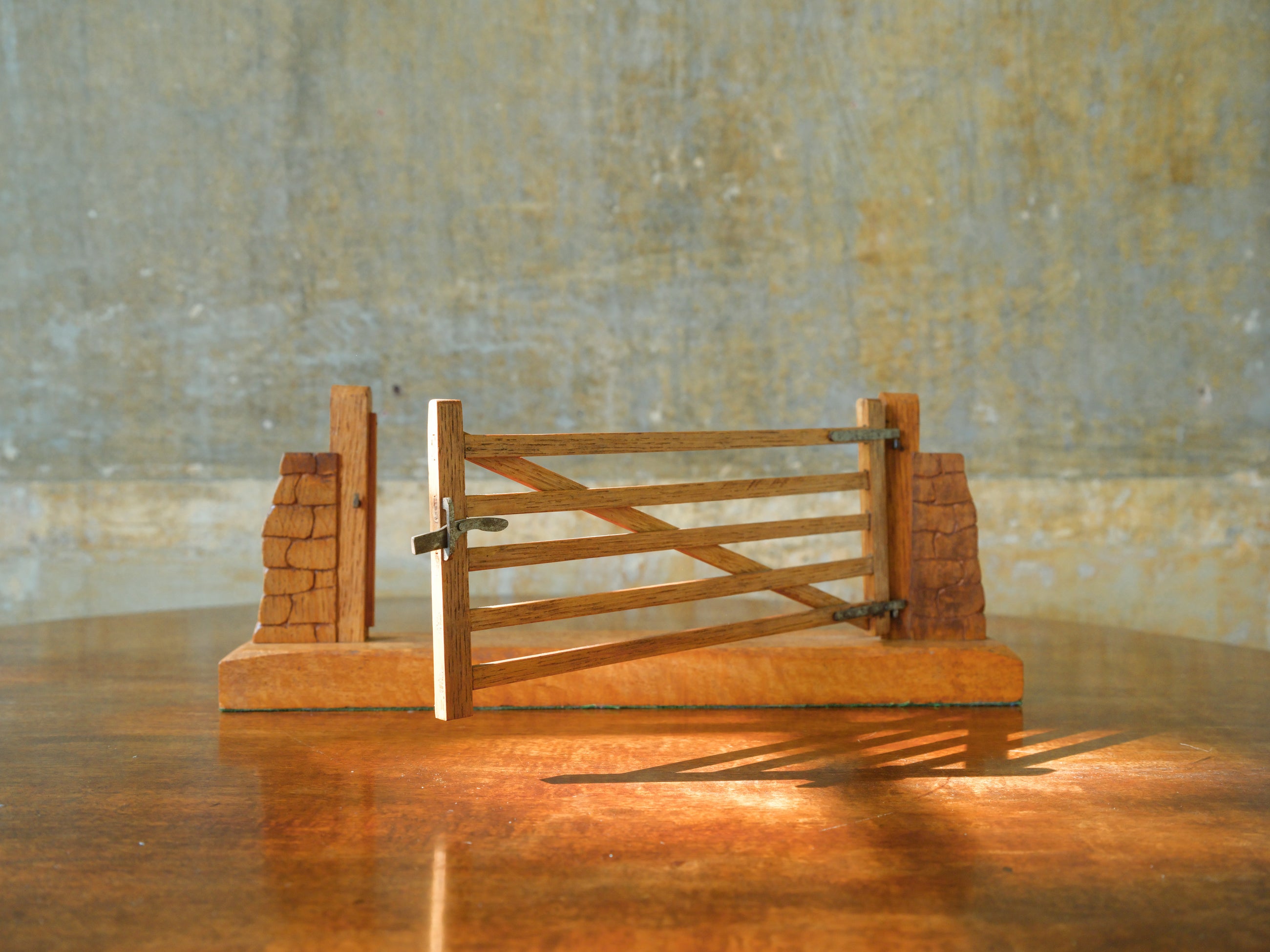 A Five Bar Gate Model