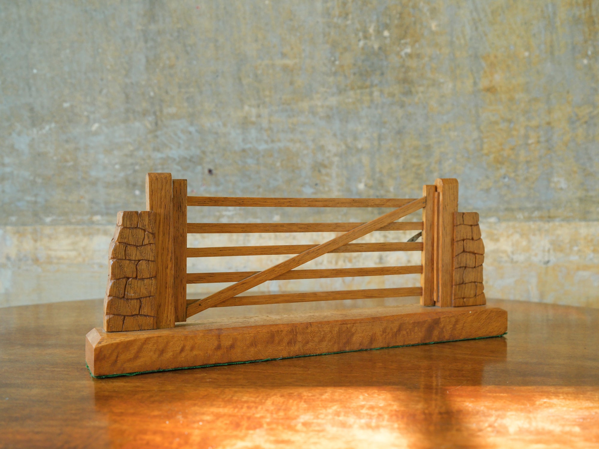 A Five Bar Gate Model