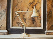 1227 Anglepoise Desk Light