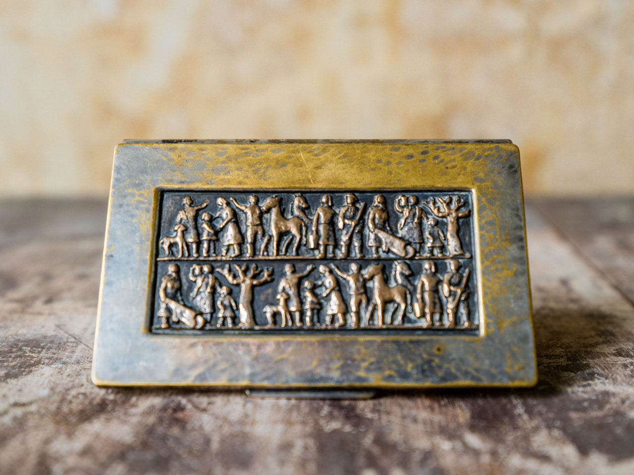 A Magrit Tevan Card Case