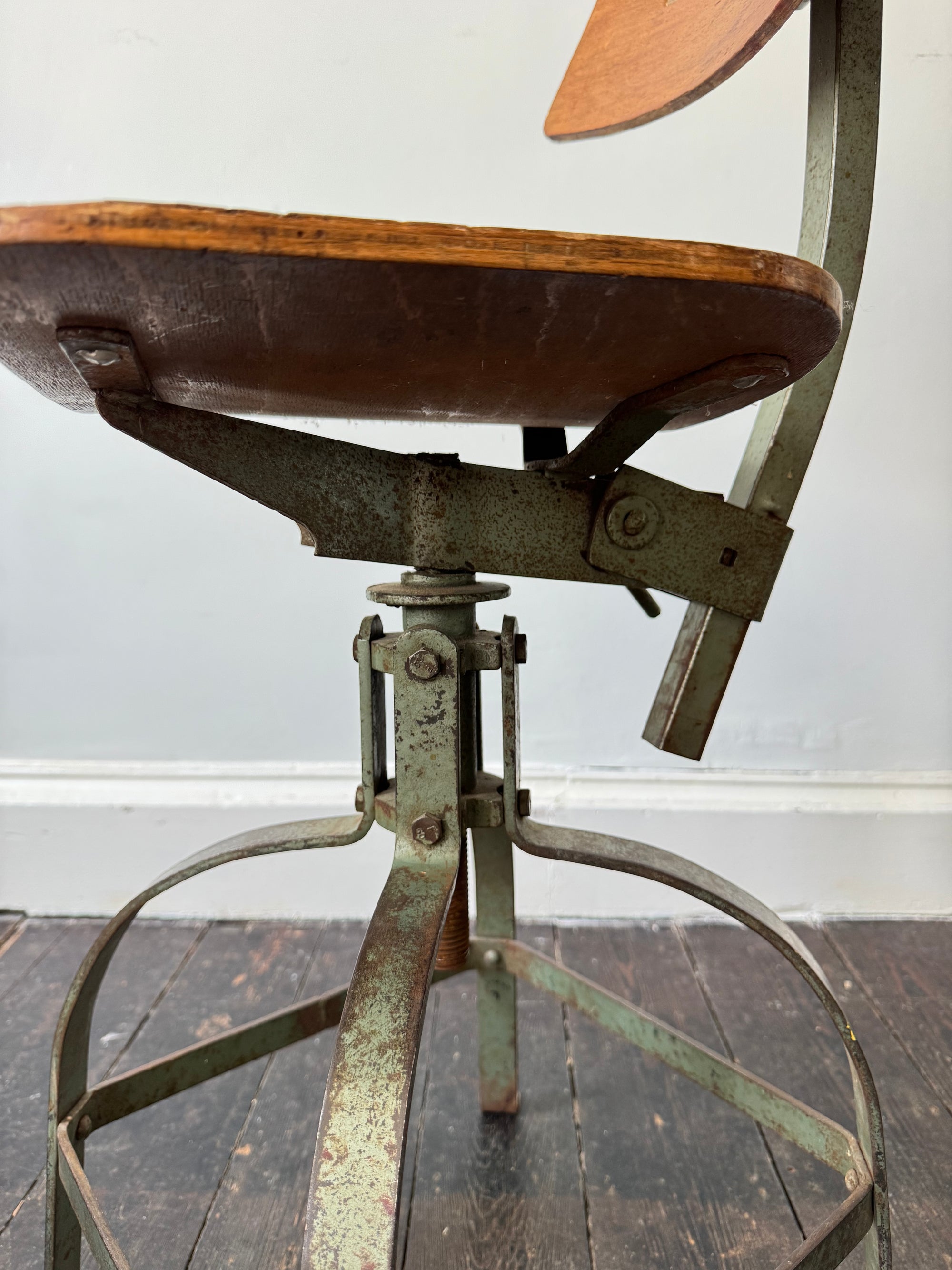 1950s Workshop Task Chair