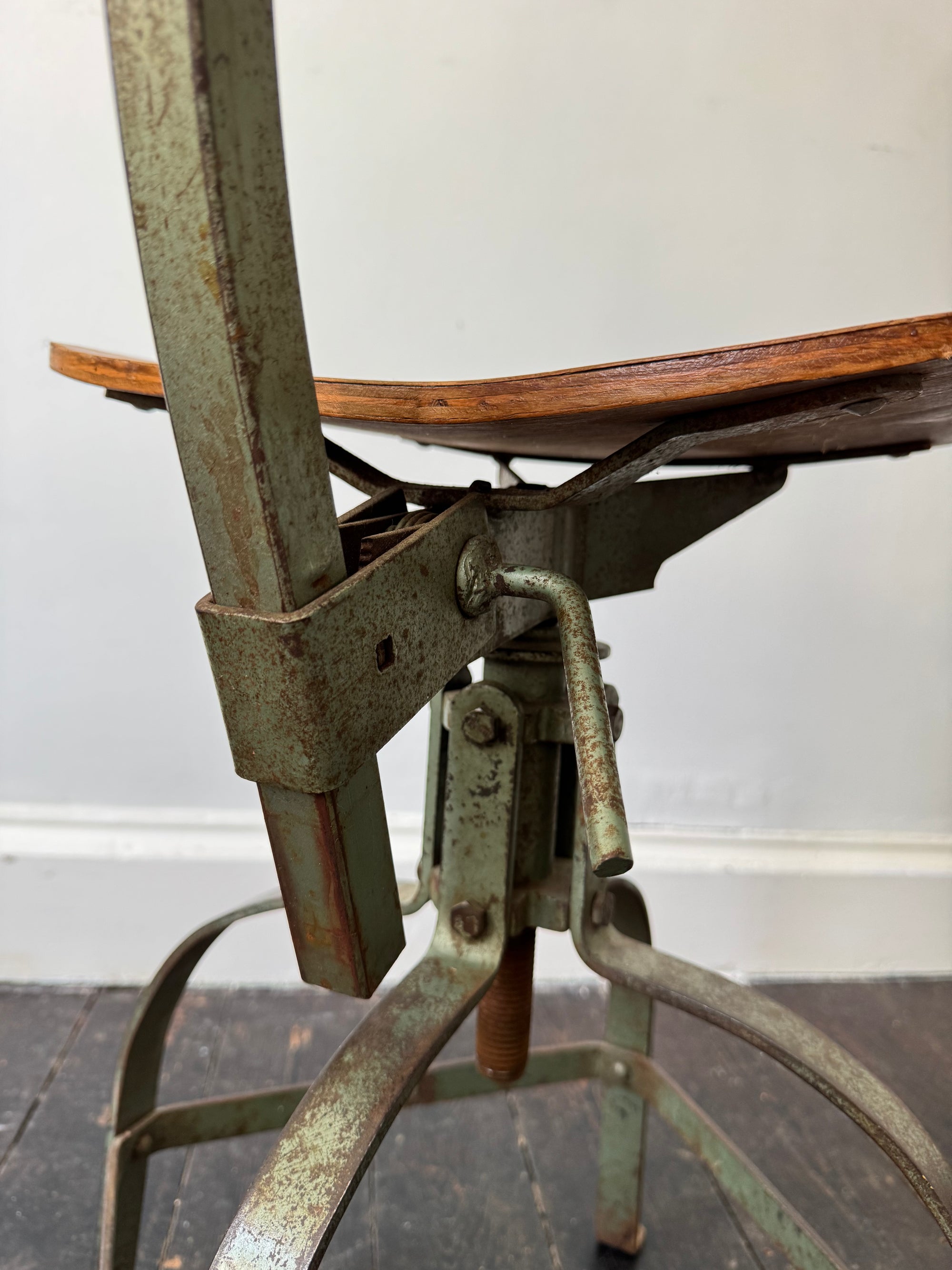 1950s Workshop Task Chair