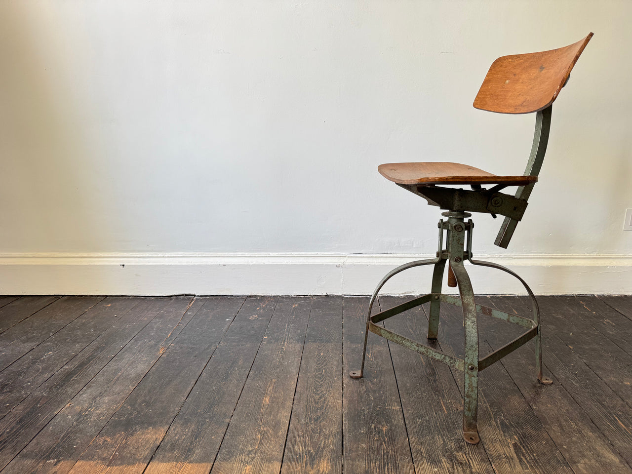 1950s Workshop Task Chair