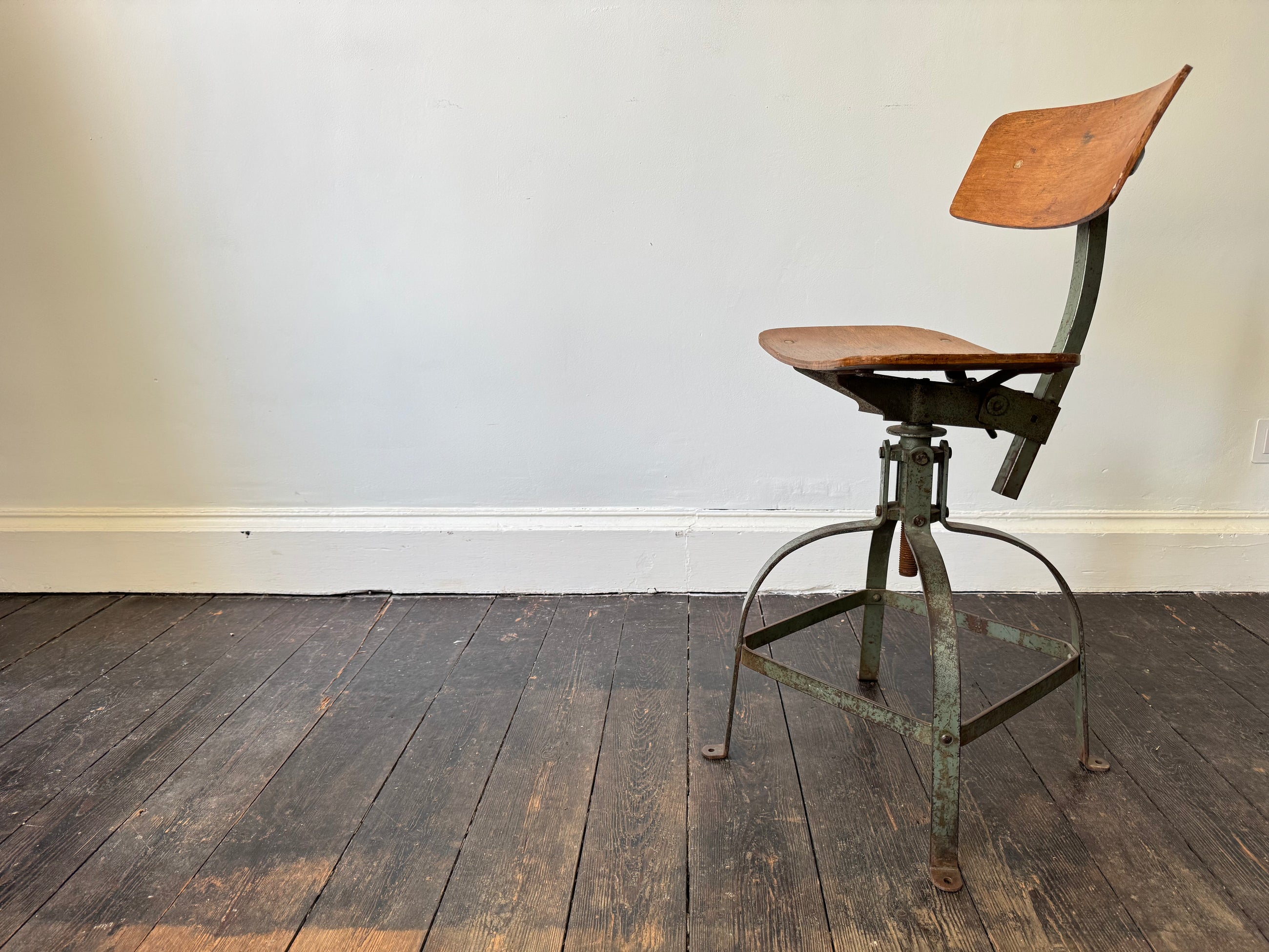 1950s Workshop Task Chair