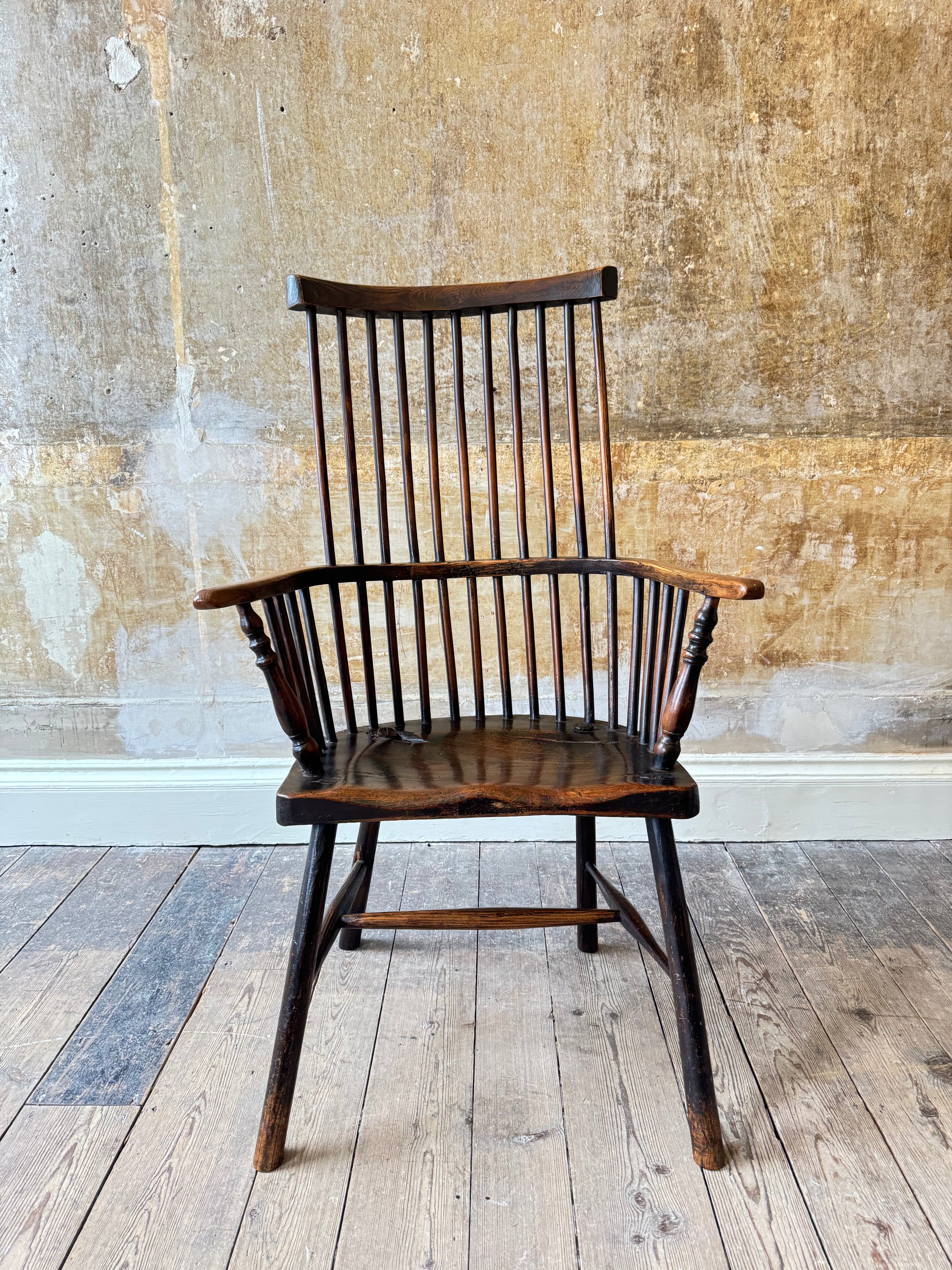 Late 18th Century Vernacular Comb Back Windsor