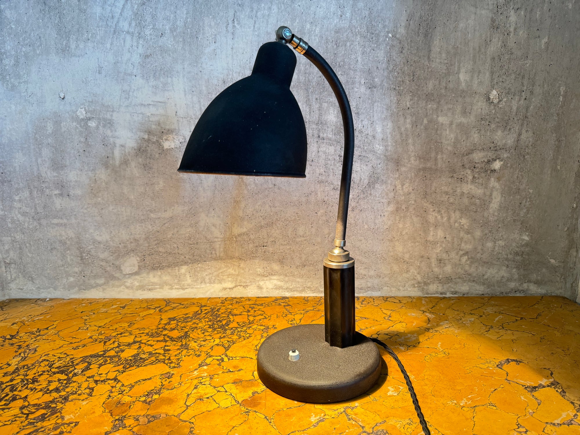 Grapholux Desk Lamp