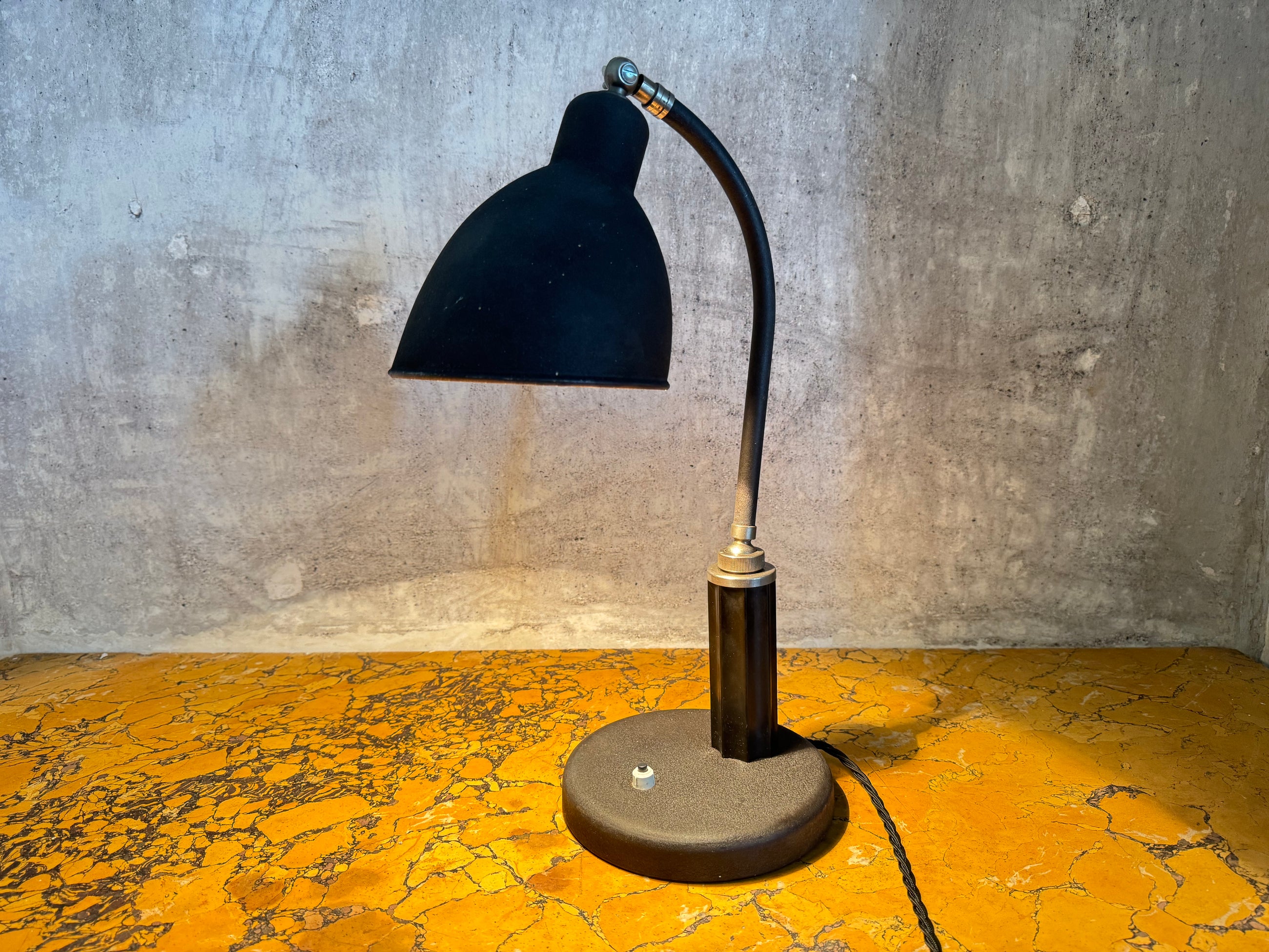 Grapholux Desk Lamp