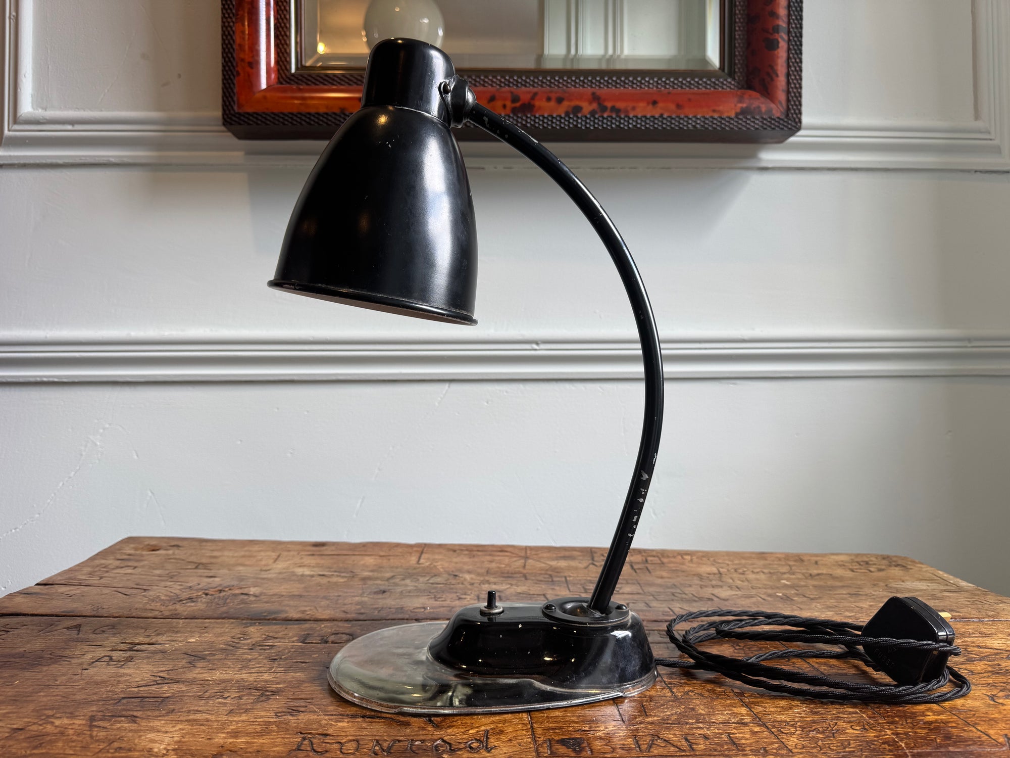 Glass Base Kandem 1115 Desk Lamp