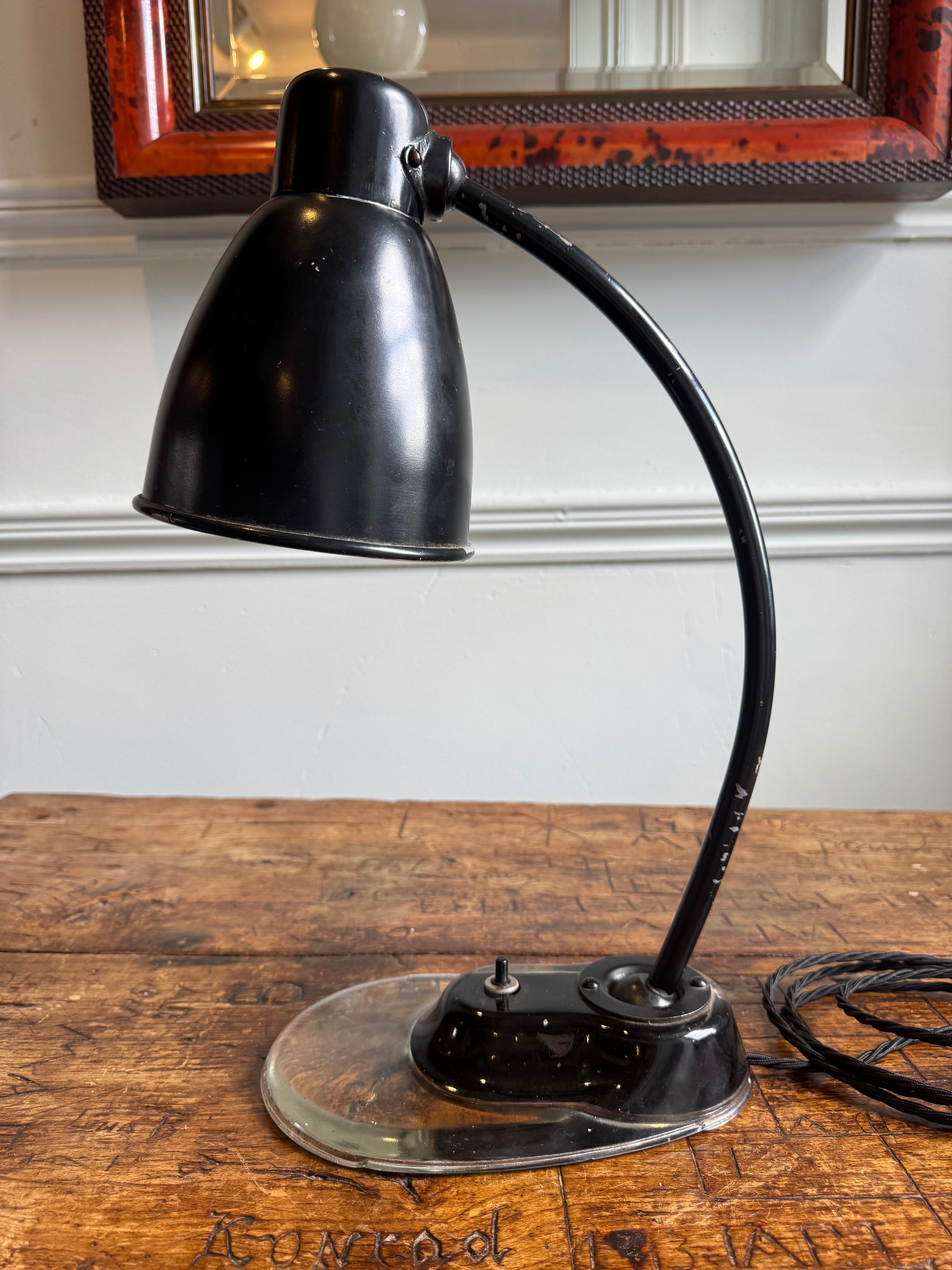 Glass Base Kandem 1115 Desk Lamp