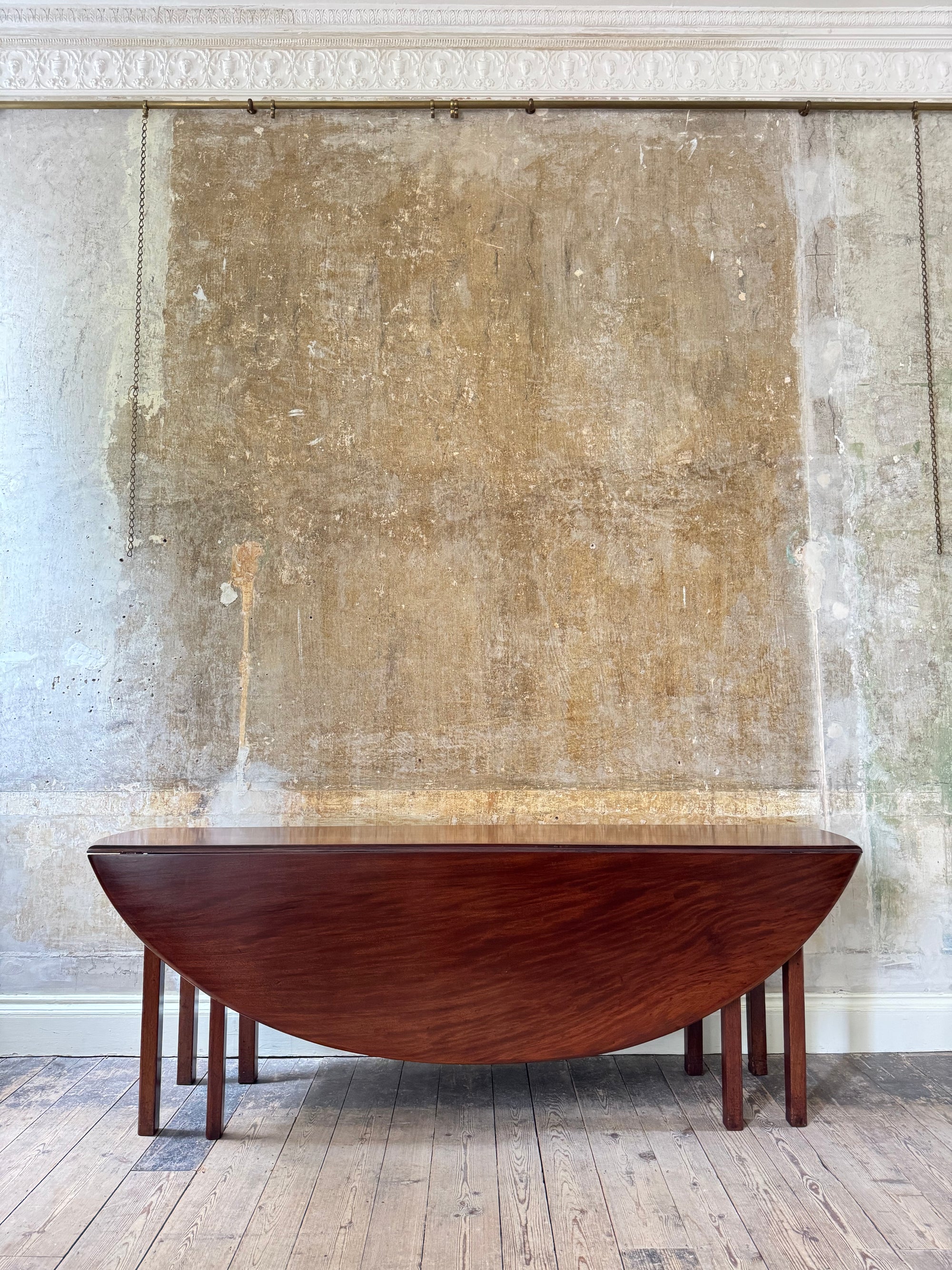 A George III Irish Mahogany Hunt Table