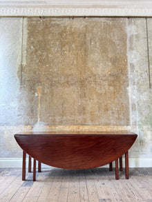 A George III Irish Mahogany Hunt Table